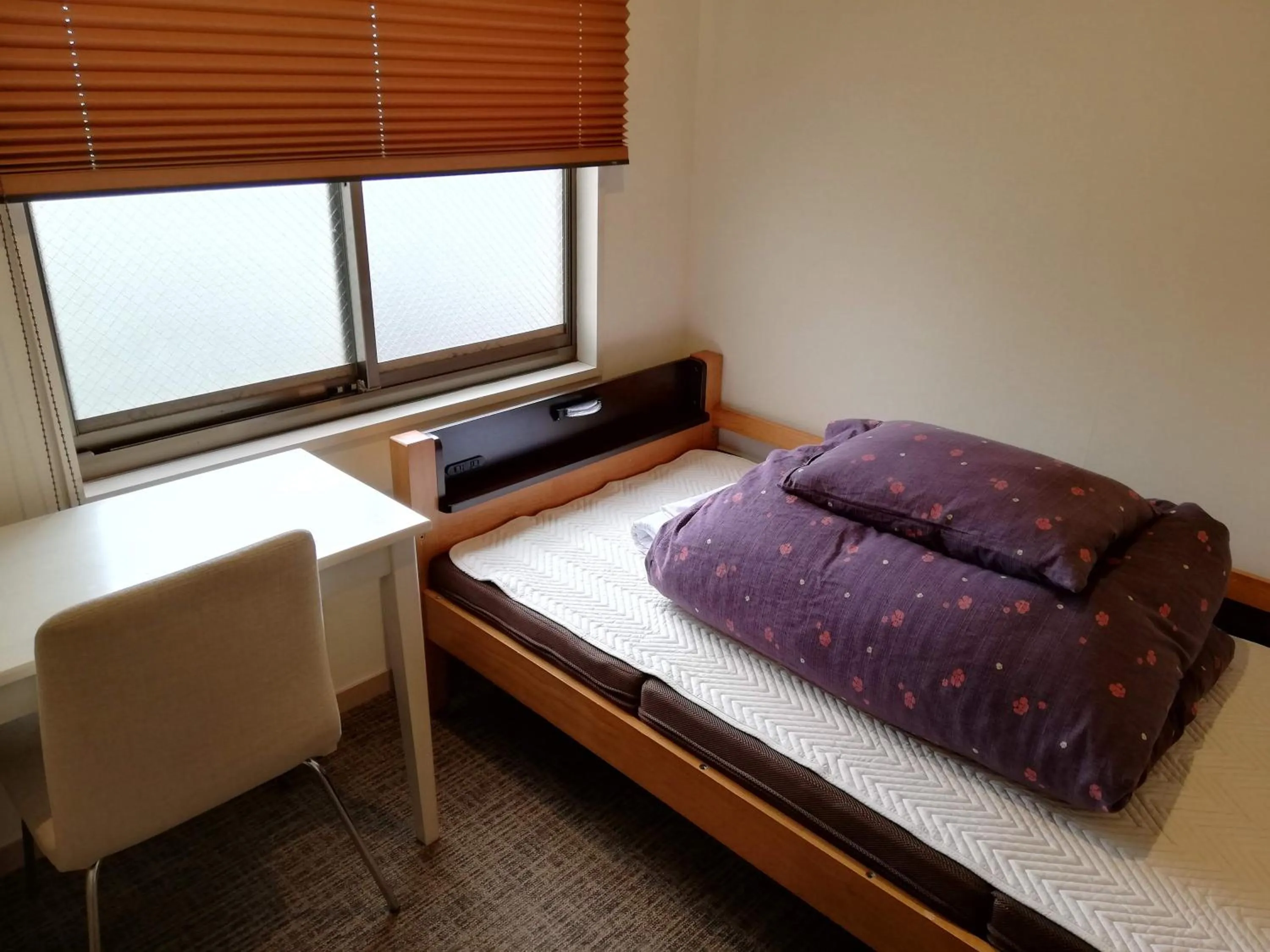 Photo of the whole room, Bed in K's House Kanazawa - Travelers Hostel