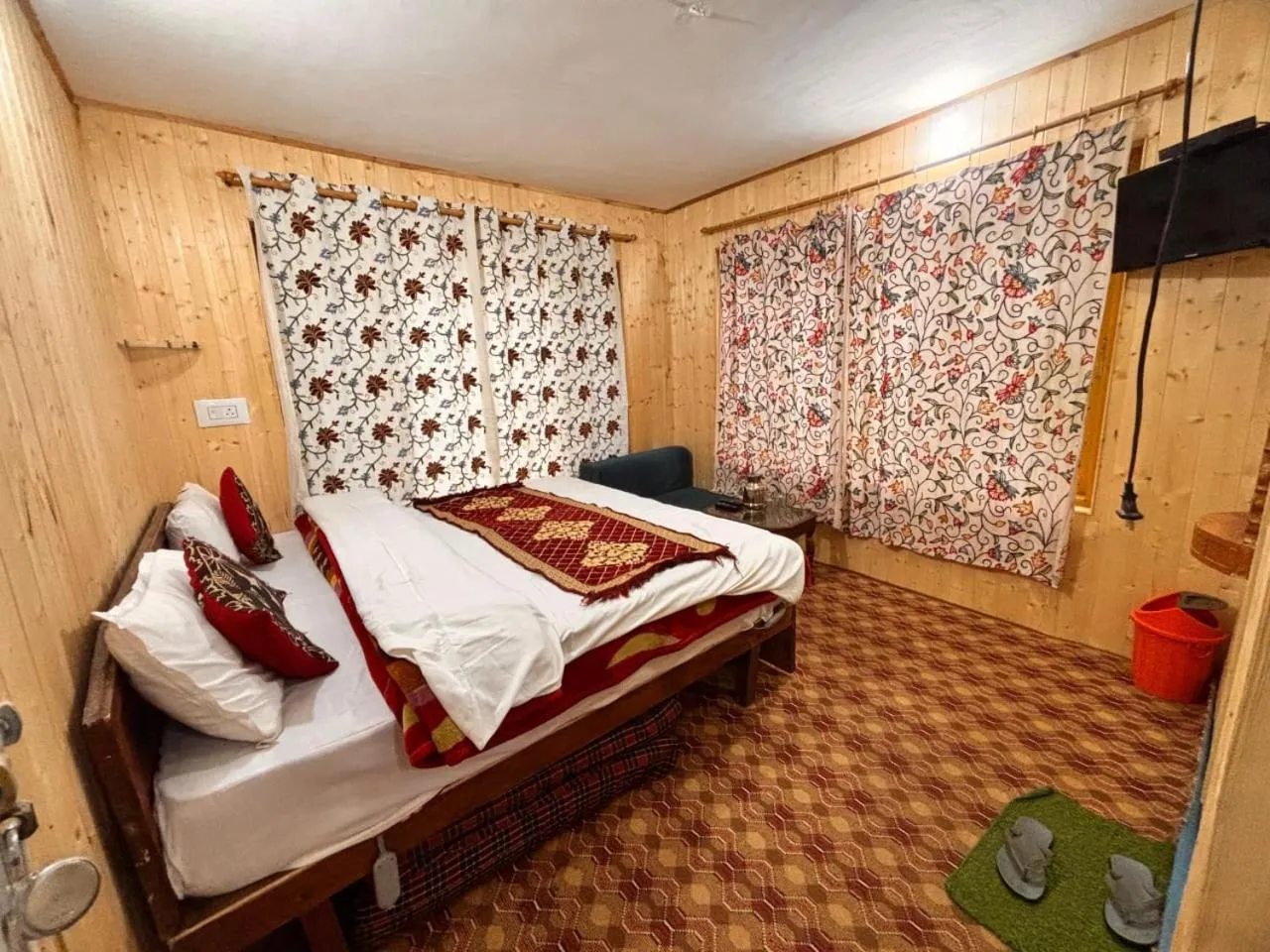 Bed in Hotel Bright Palace