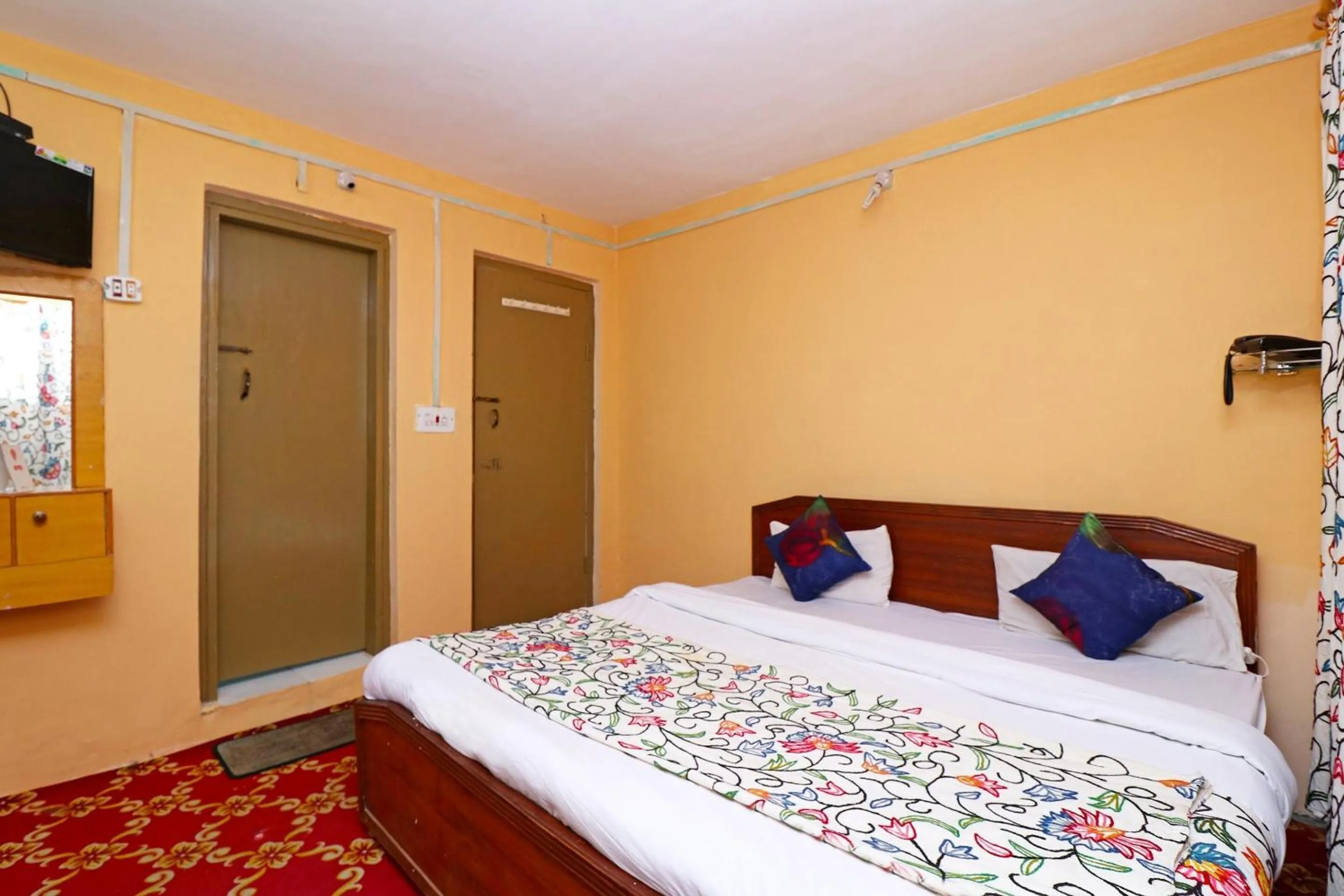 Bedroom, Bed in Hotel Bright Palace