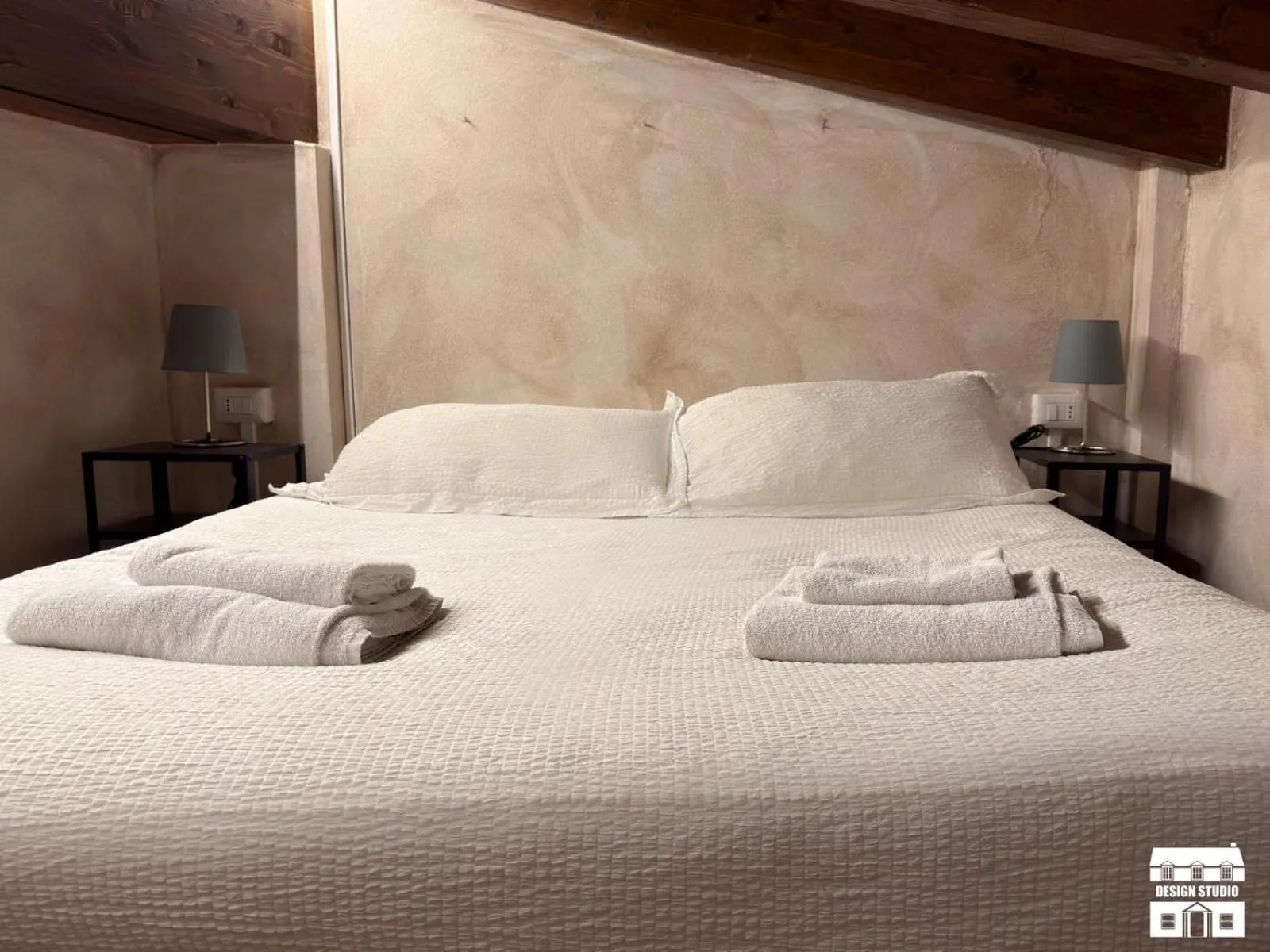 Bedroom, Bed in THE LOFT by Design Studio