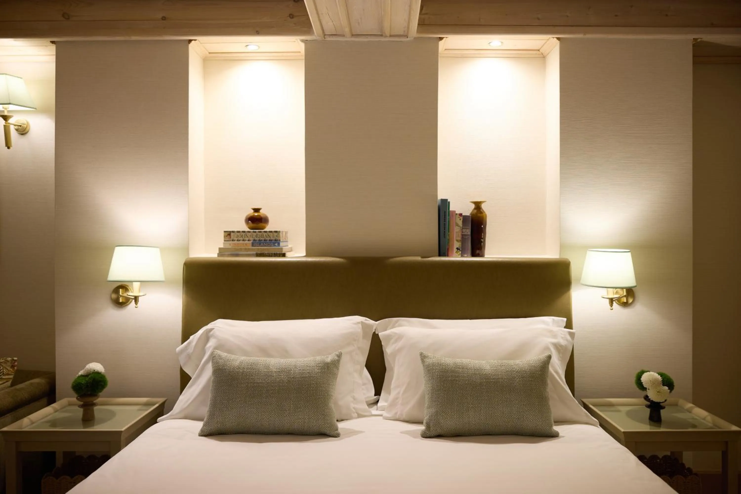 Bed in Santa Marina Arachova Resort & Spa