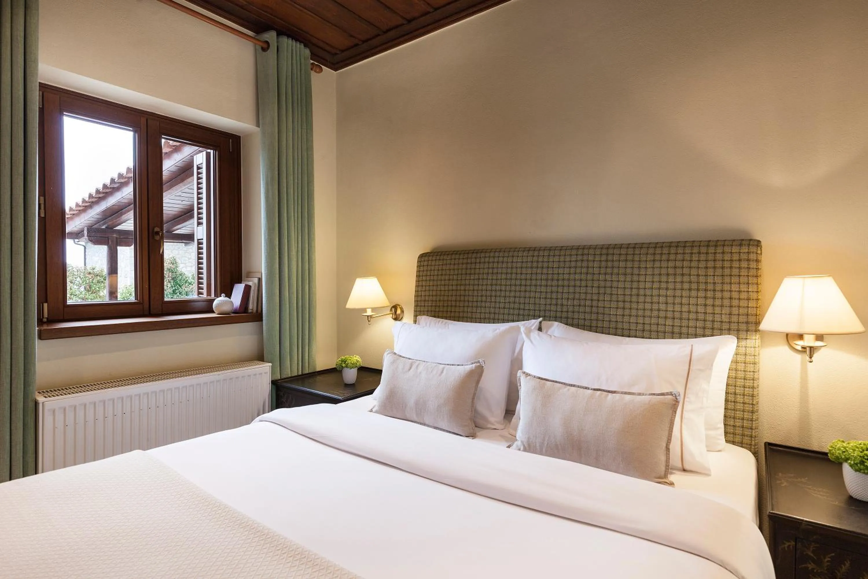 Bed in Santa Marina Arachova Resort & Spa