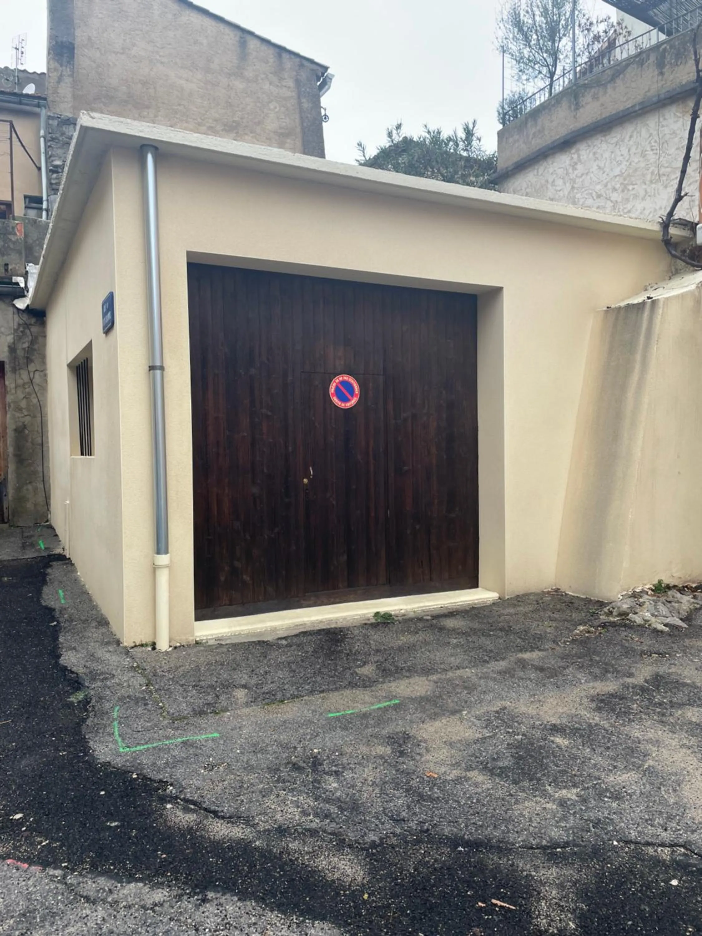 Property building in Ancienne Cure