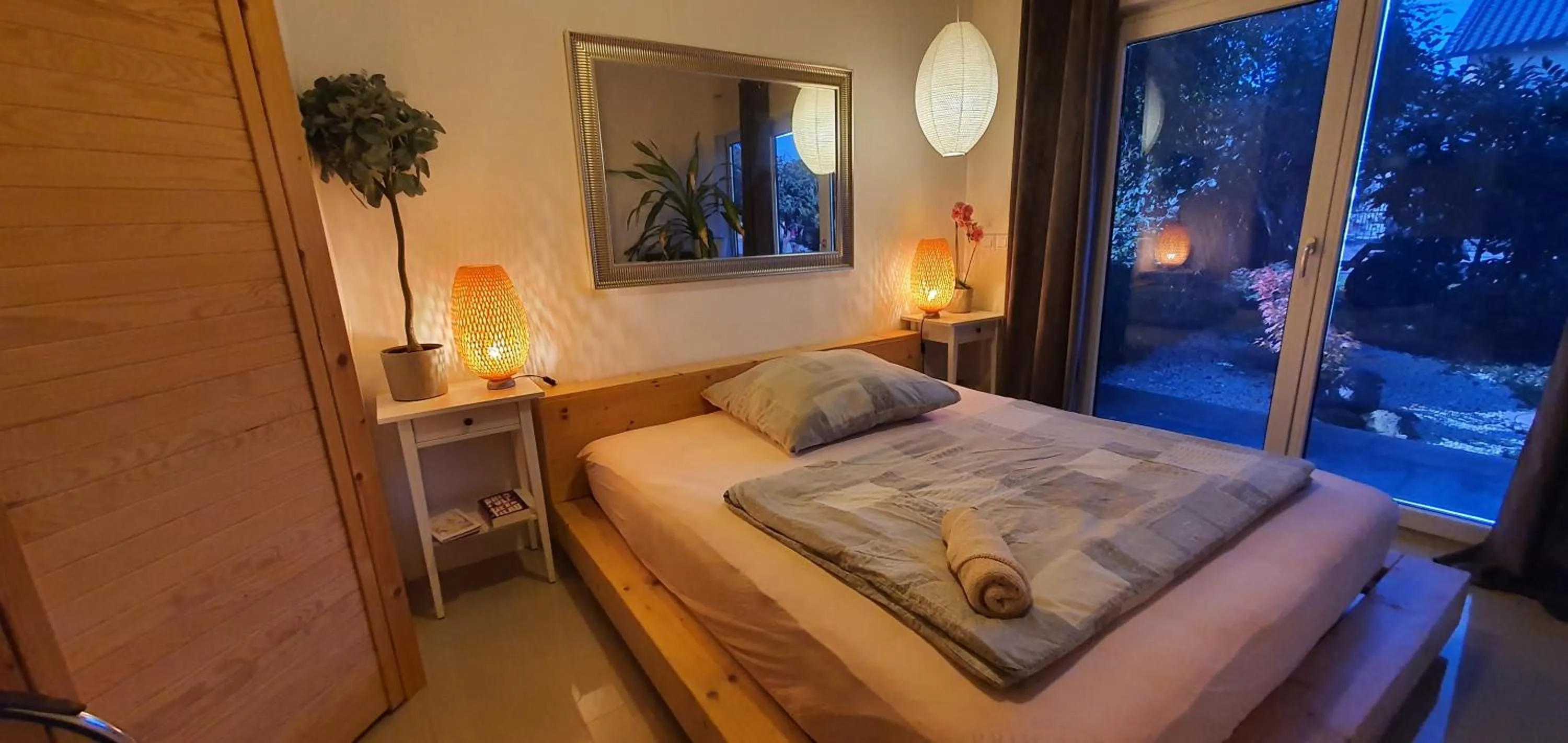 Bed in Pension an der Elsterbrücke