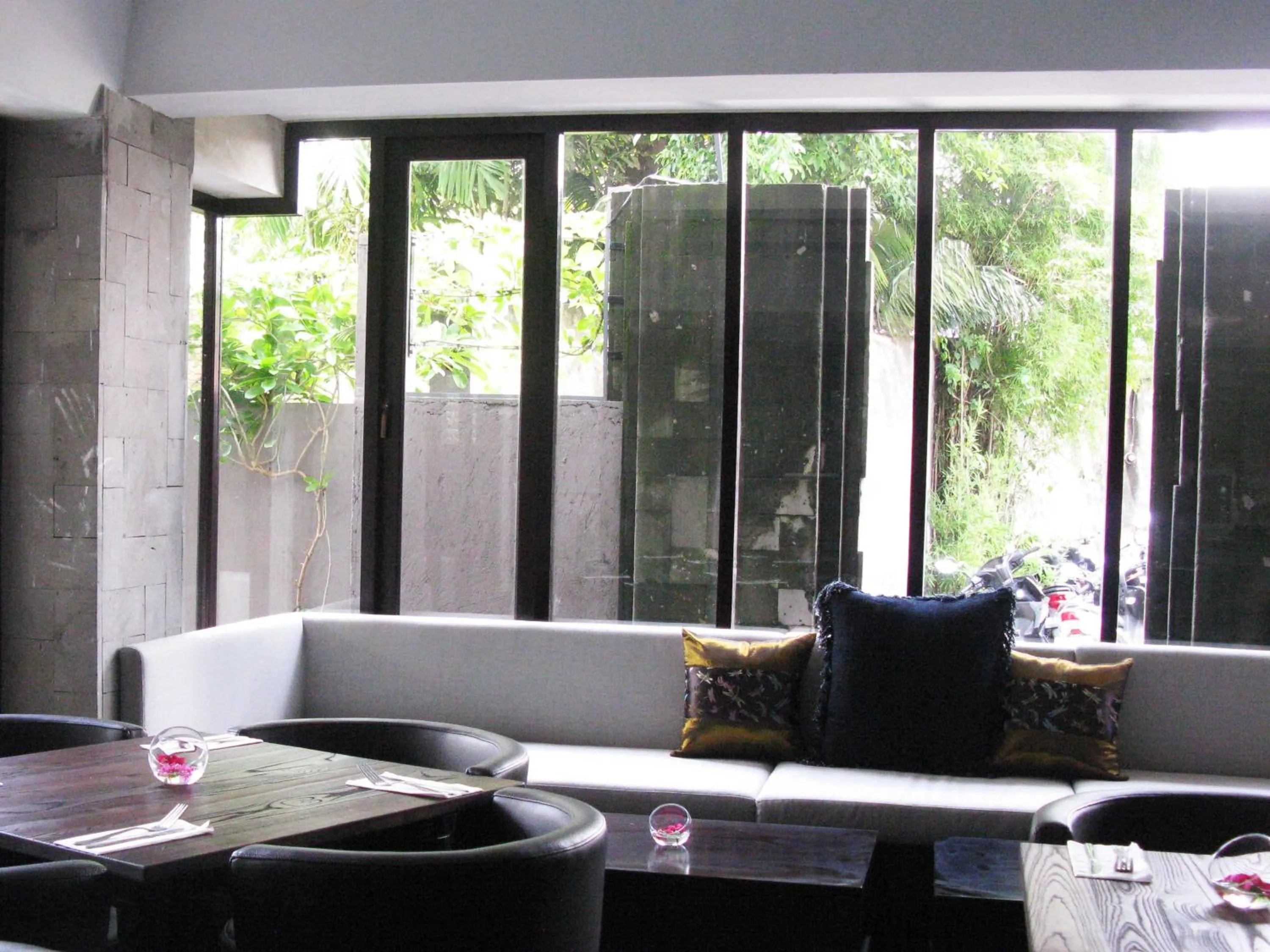 Restaurant/places to eat in Anshel Hotel Seminyak