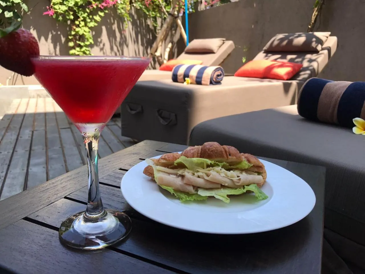 Food and drinks in Anshel Hotel Seminyak