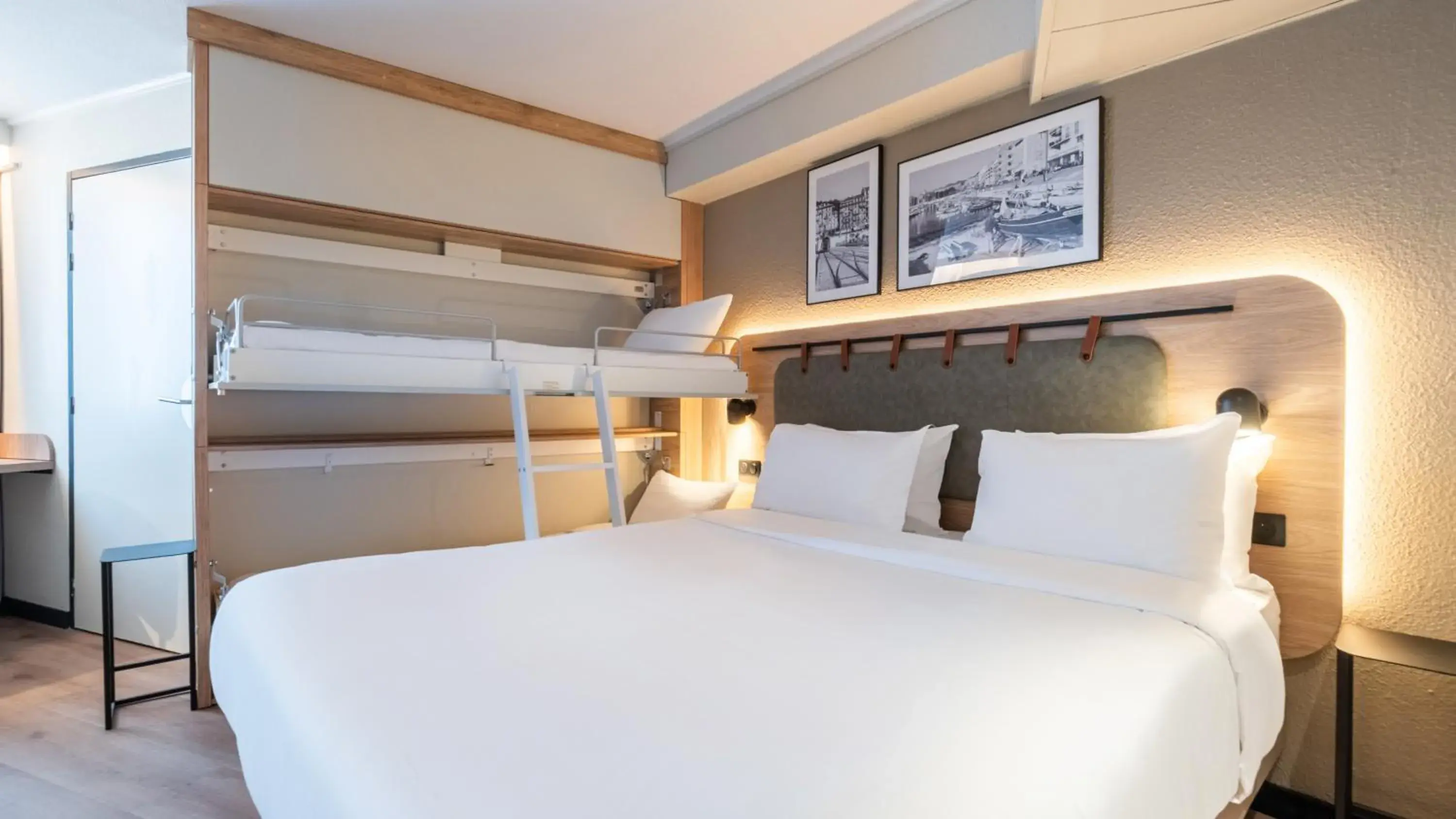 Bed in Campanile PRIME - Suresnes - La Défense Bed in Campanile PRIME - Suresnes - La Défense