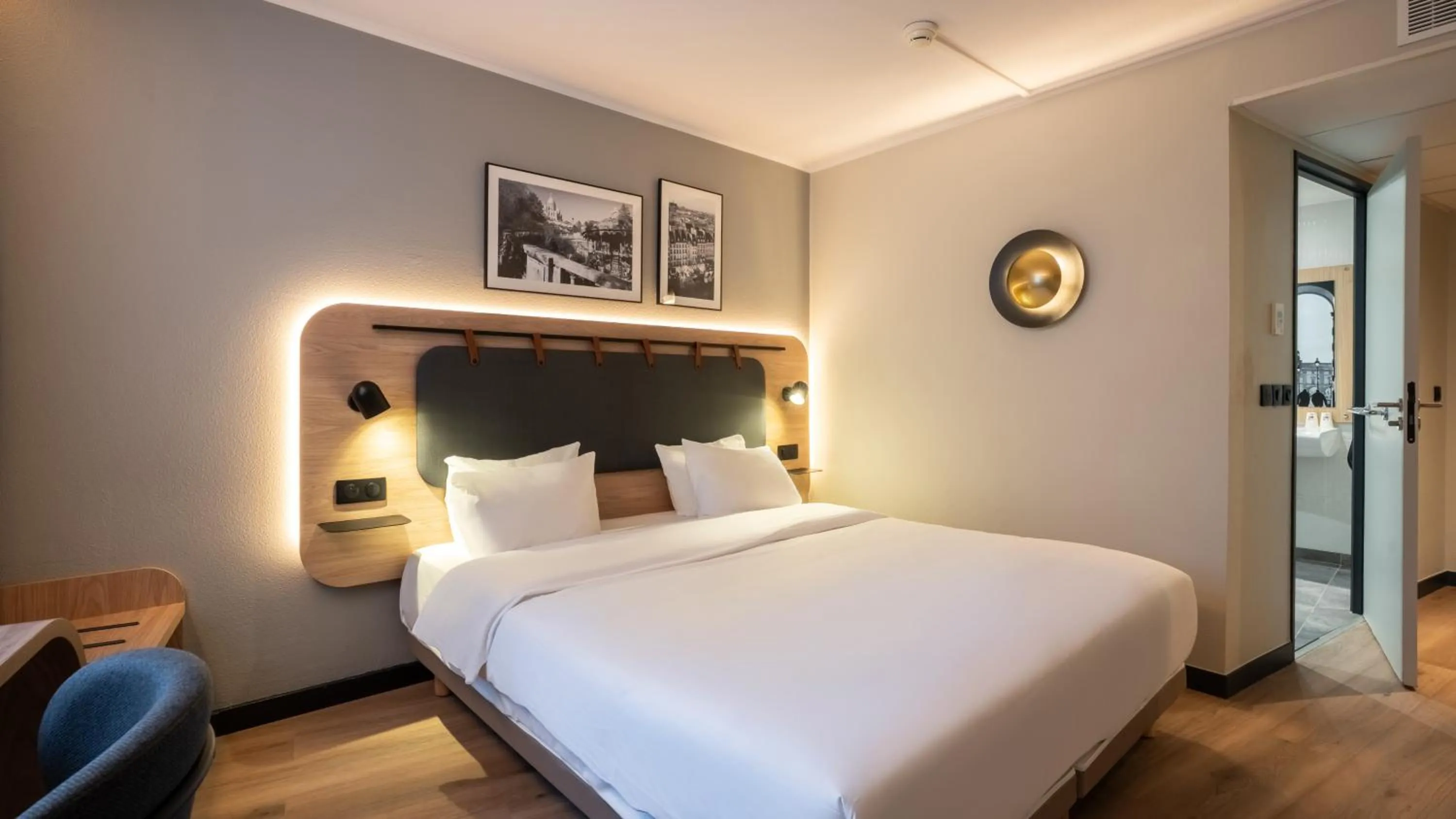 Bed in Campanile PRIME - Suresnes - La Défense