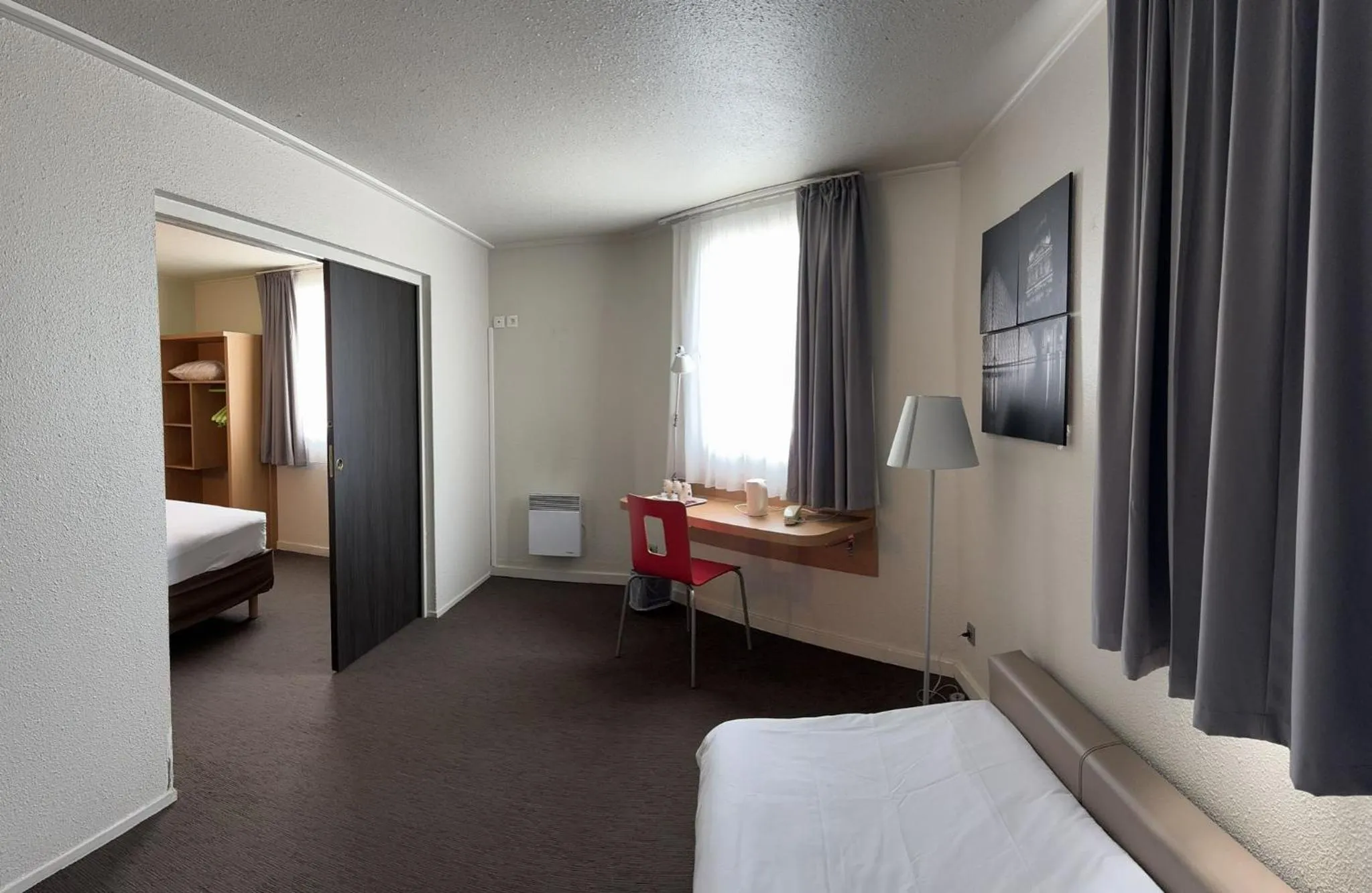 Standard Room - Queen Bed 2 Sofa Bed in Campanile Paris Ouest - Pont de Suresnes