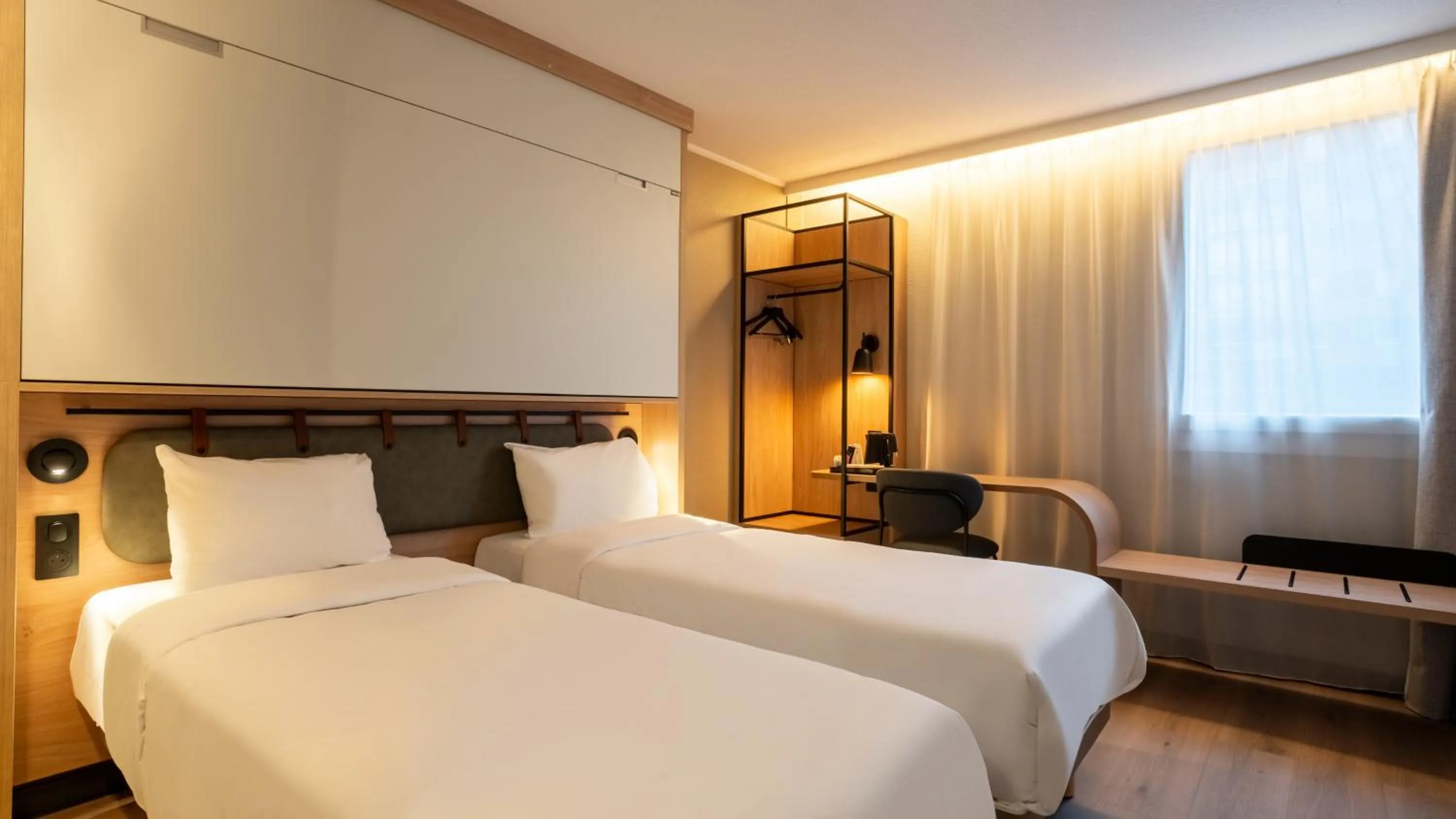 Bed in Campanile PRIME - Suresnes - La Défense