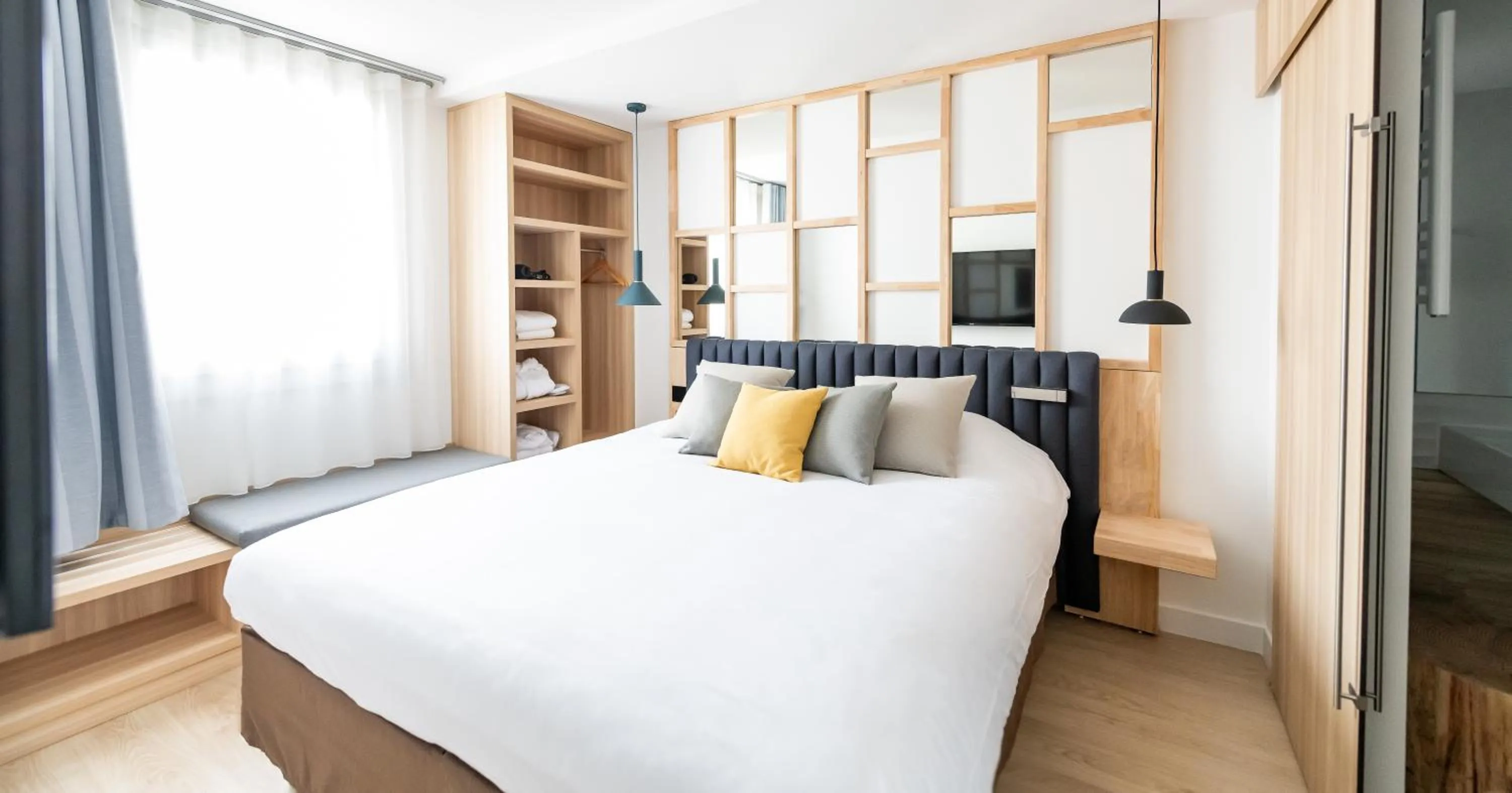 Bed in Campanile Paris Ouest - Pont de Suresnes