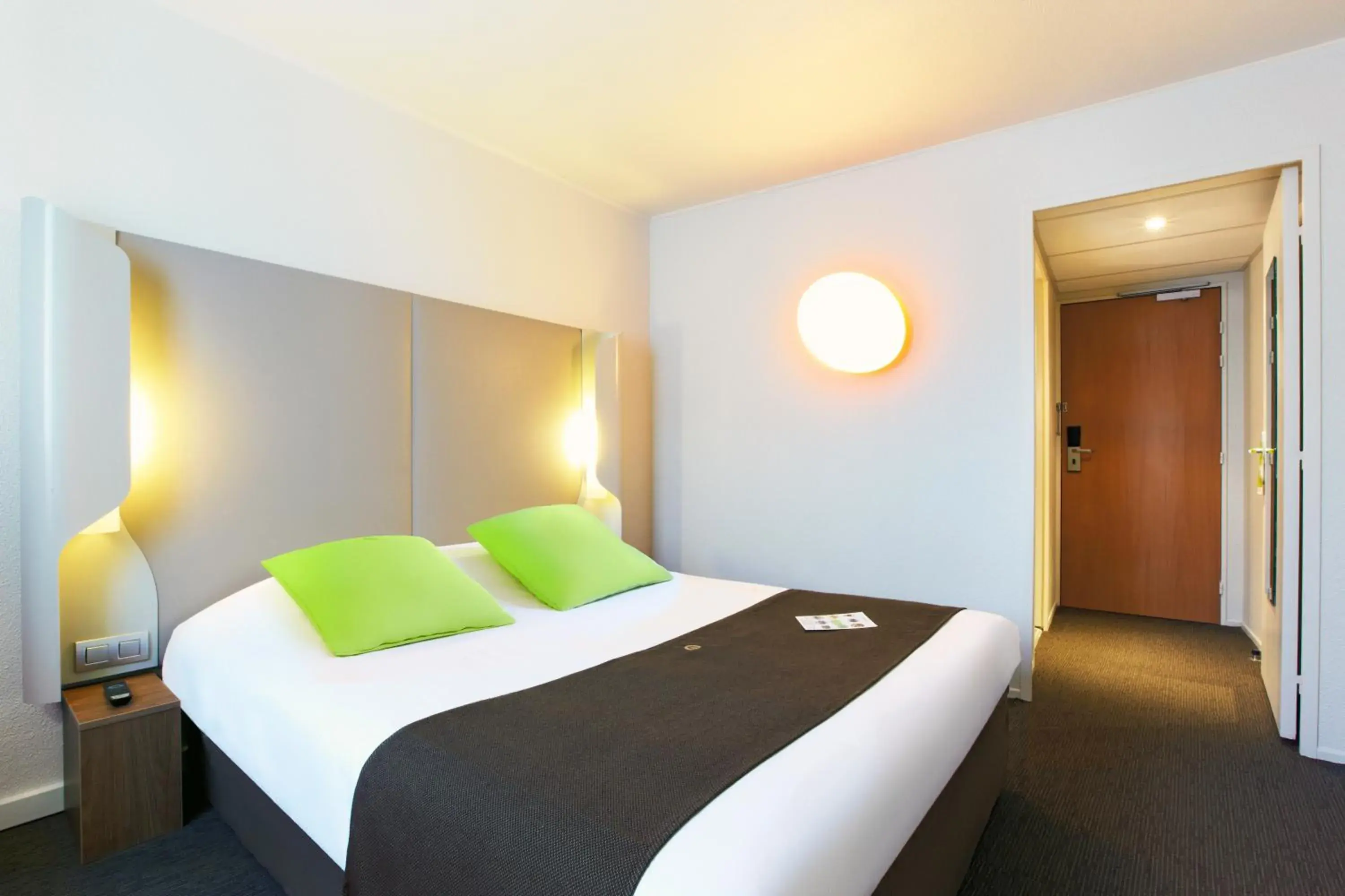 New Generation Standard Double Room in Campanile Paris Ouest - Pont de Suresnes New Generation Standard Double Room in Campanile Paris Ouest - Pont de Suresnes