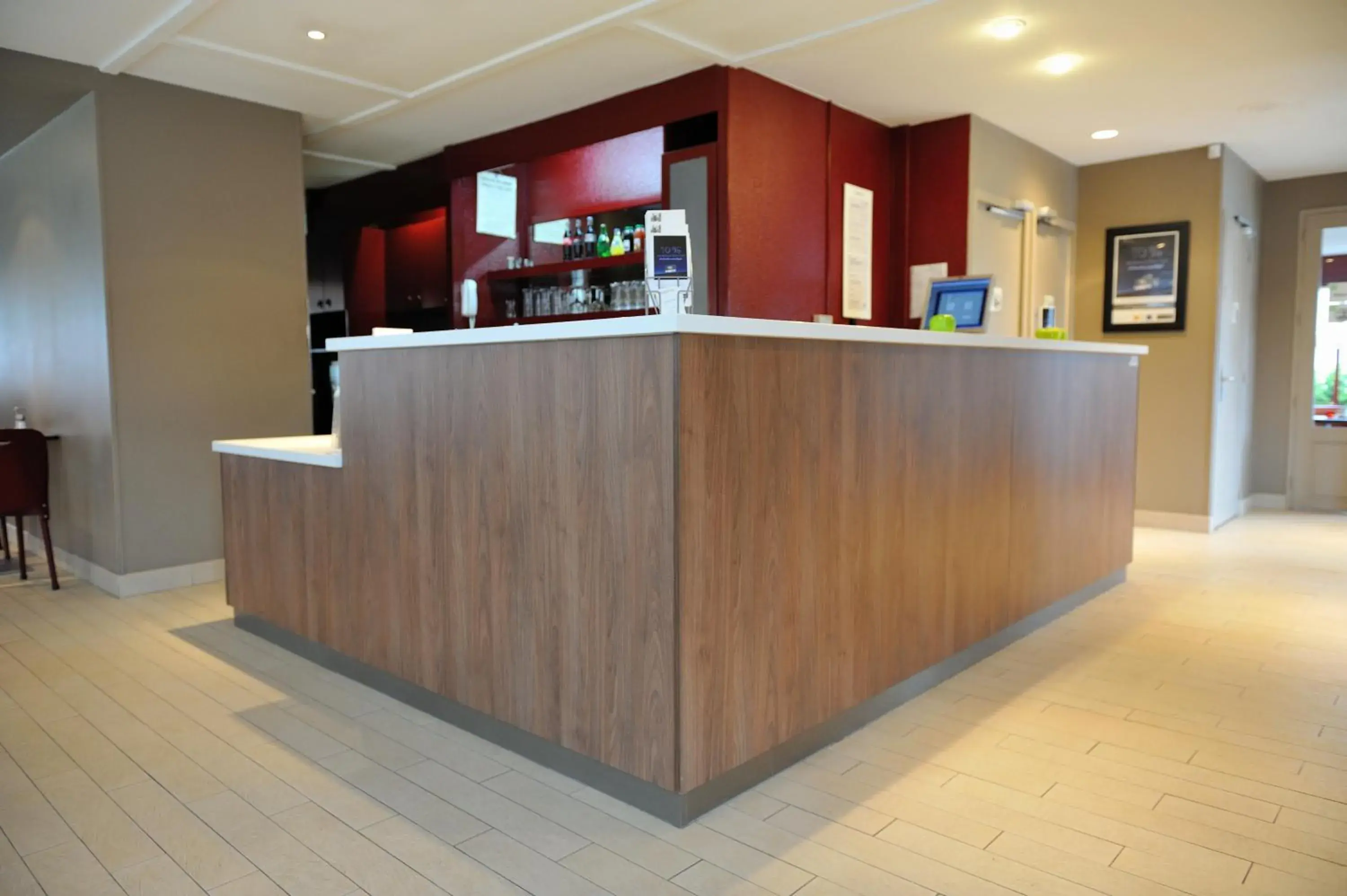 Lobby or reception in Campanile Lyon Est Aéroport Saint Exupery Lobby or reception in Campanile Lyon Est Aéroport Saint Exupery