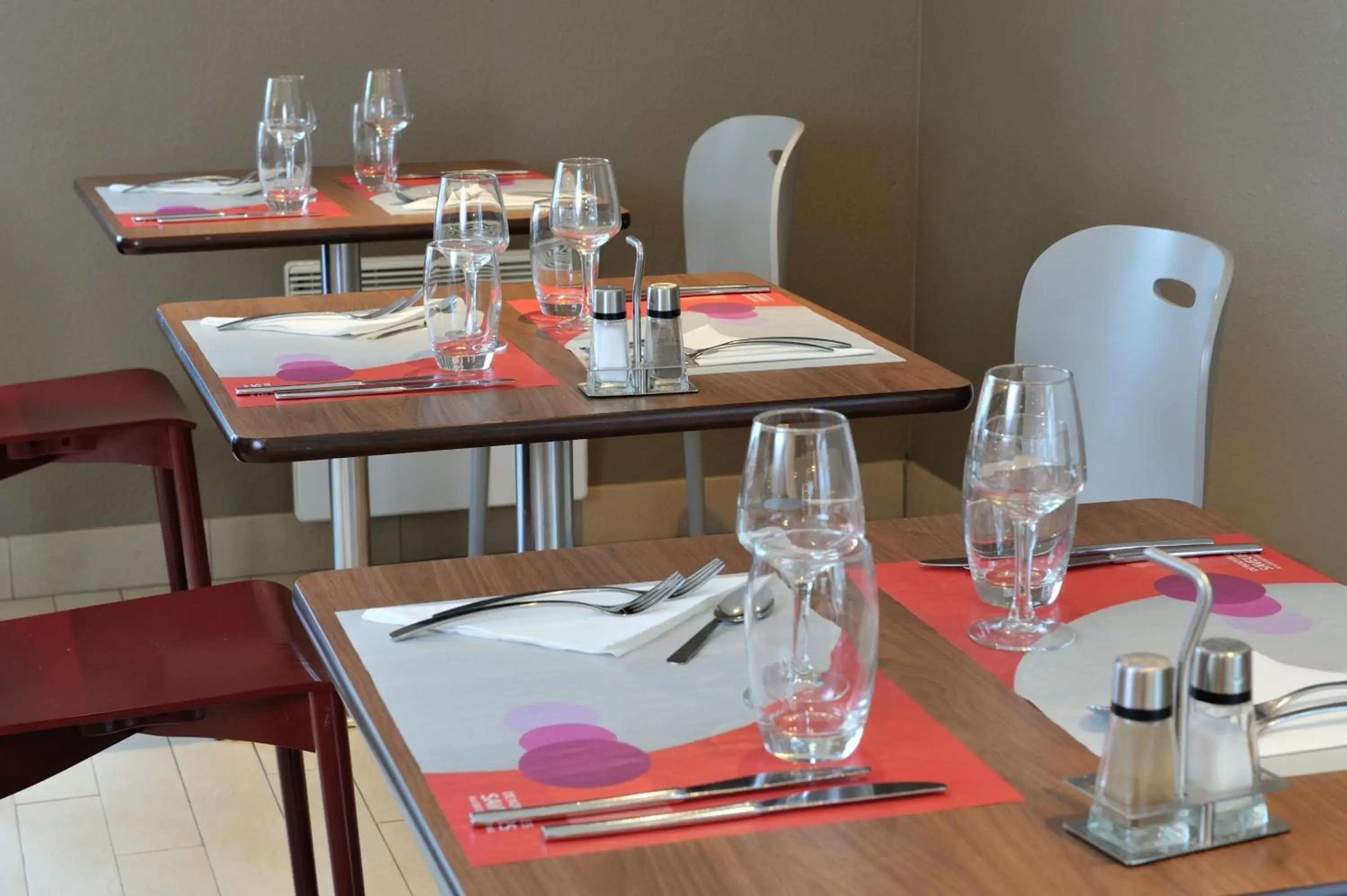 Restaurant/places to eat in Campanile Lyon Est Aéroport Saint Exupery Restaurant/places to eat in Campanile Lyon Est Aéroport Saint Exupery