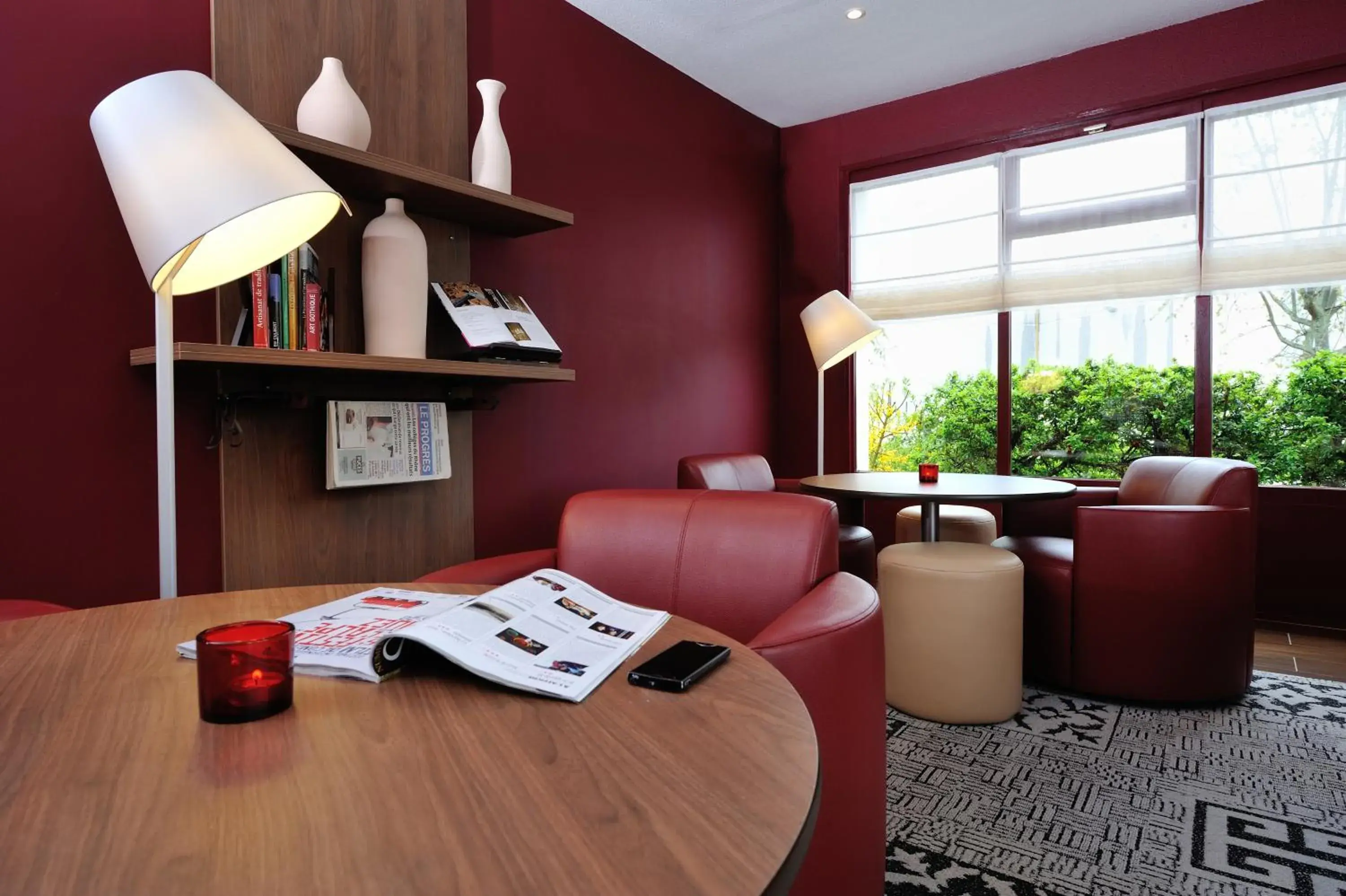 Lobby or reception in Campanile Lyon Est Aéroport Saint Exupery Lobby or reception in Campanile Lyon Est Aéroport Saint Exupery