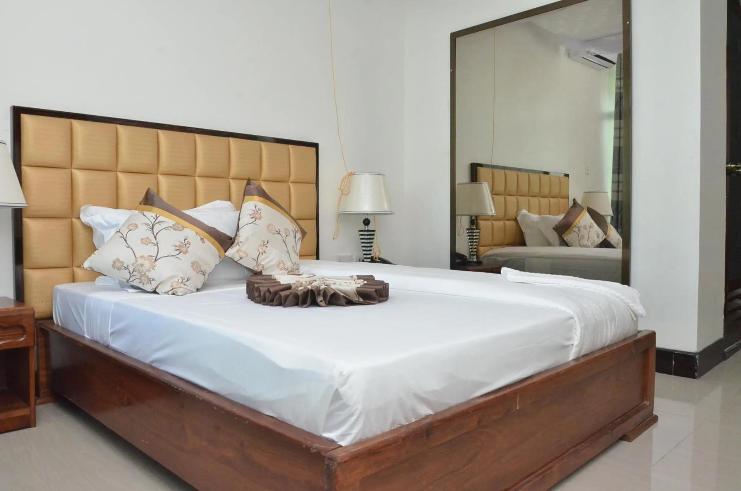 bunk bed, Bed in Nefaland Hotel