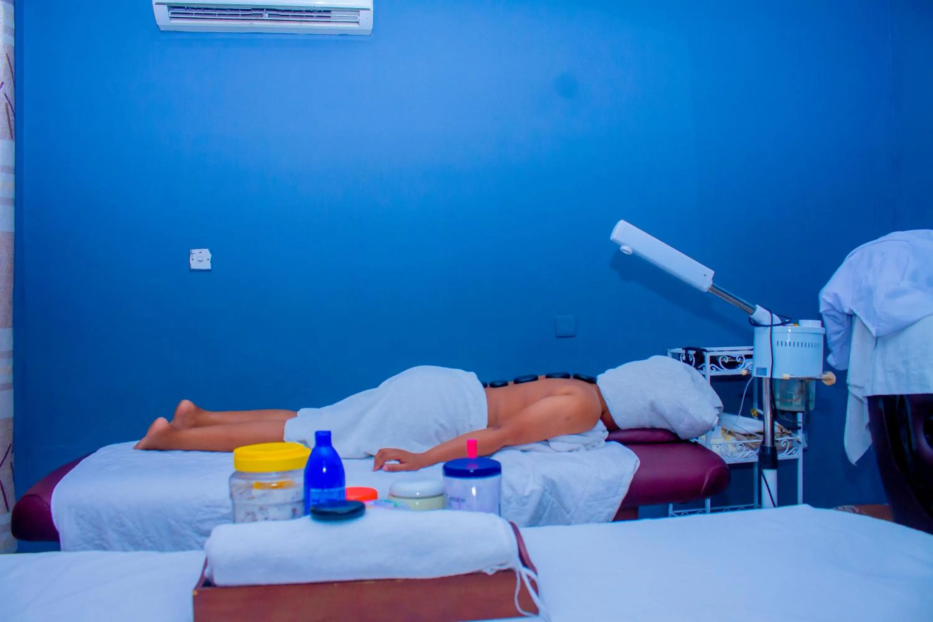 Spa and wellness centre/facilities, Bed in Nefaland Hotel