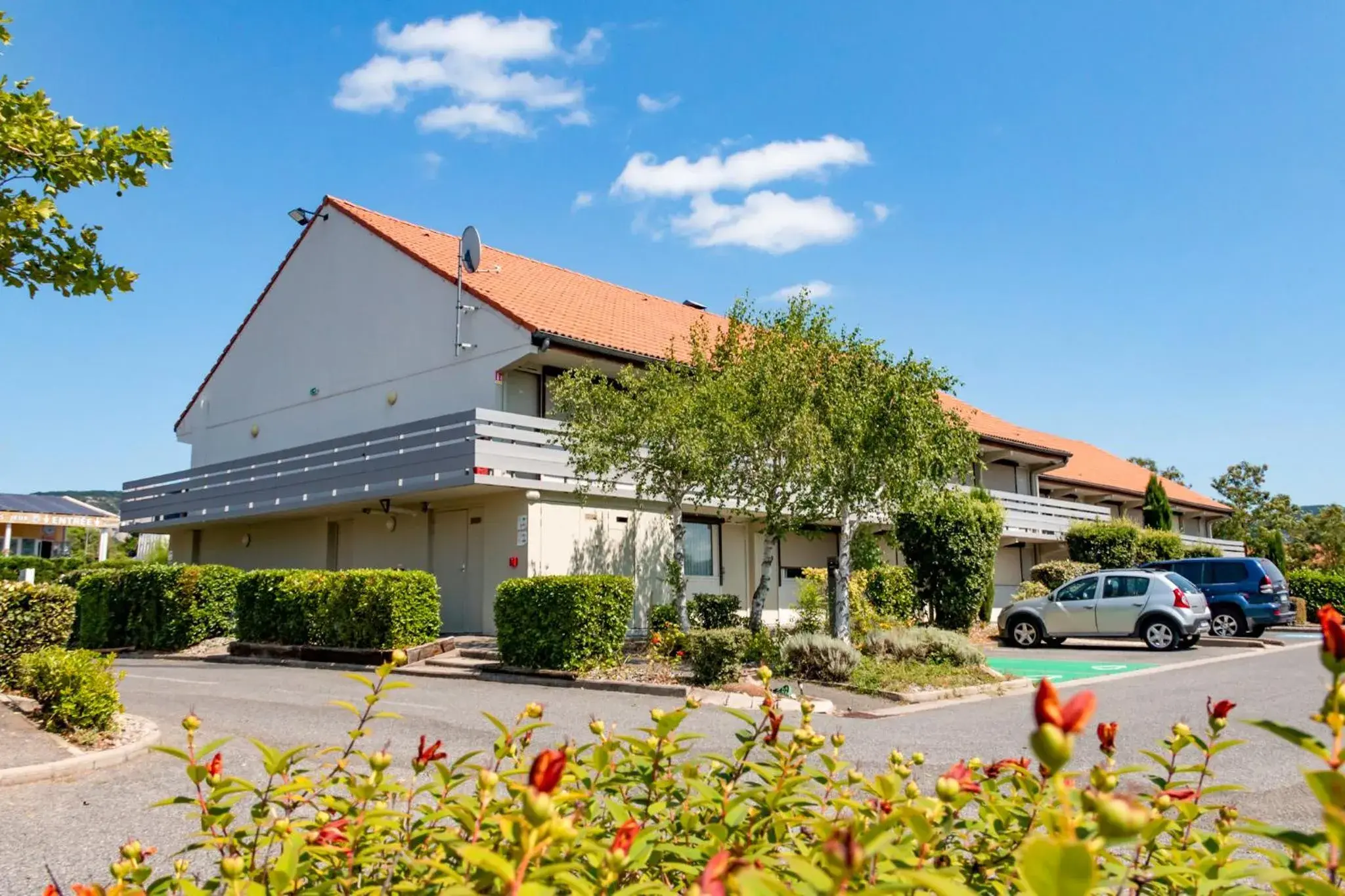Property building in Campanile Millau Property building in Campanile Millau