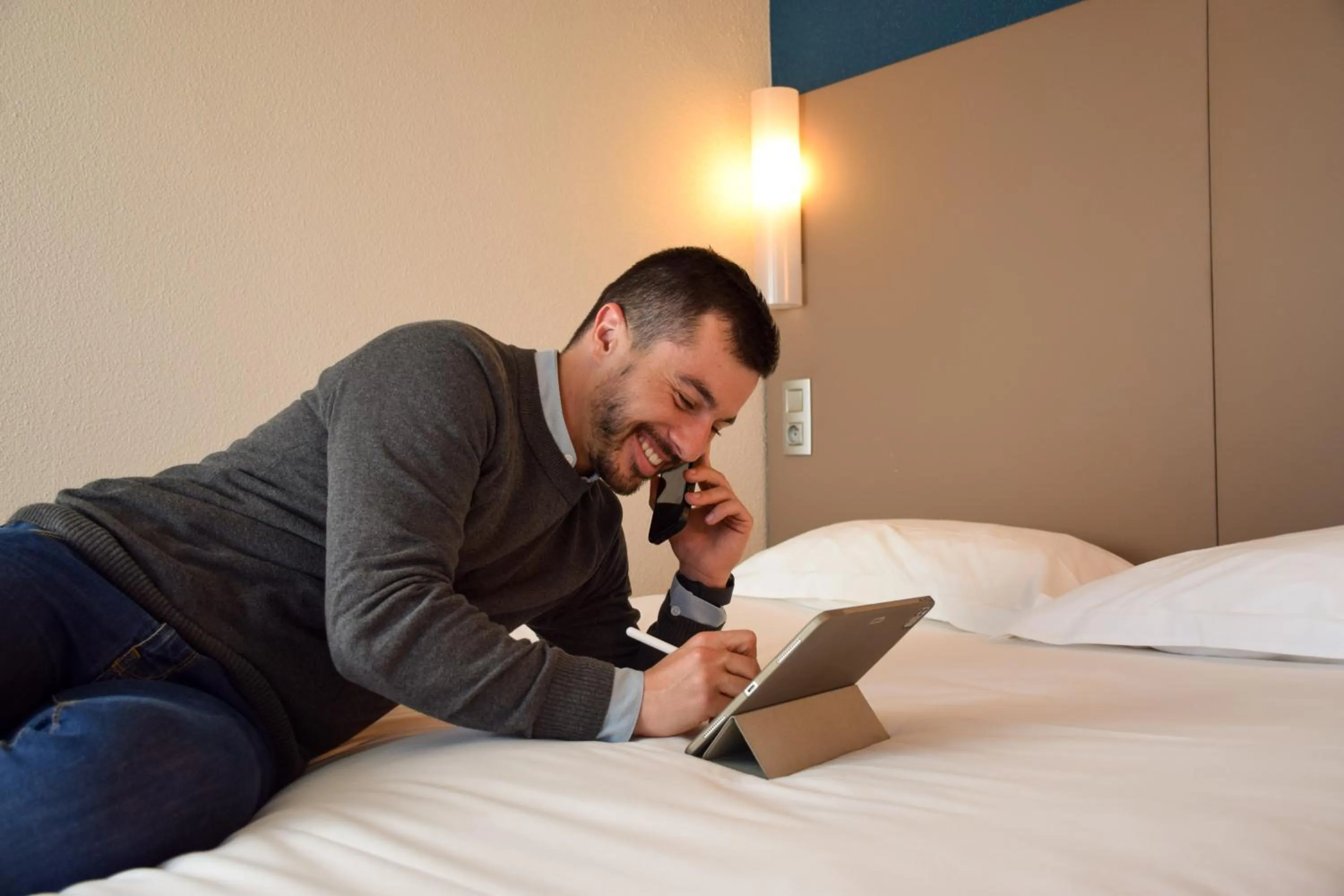 Bedroom, Bed in Campanile Millau