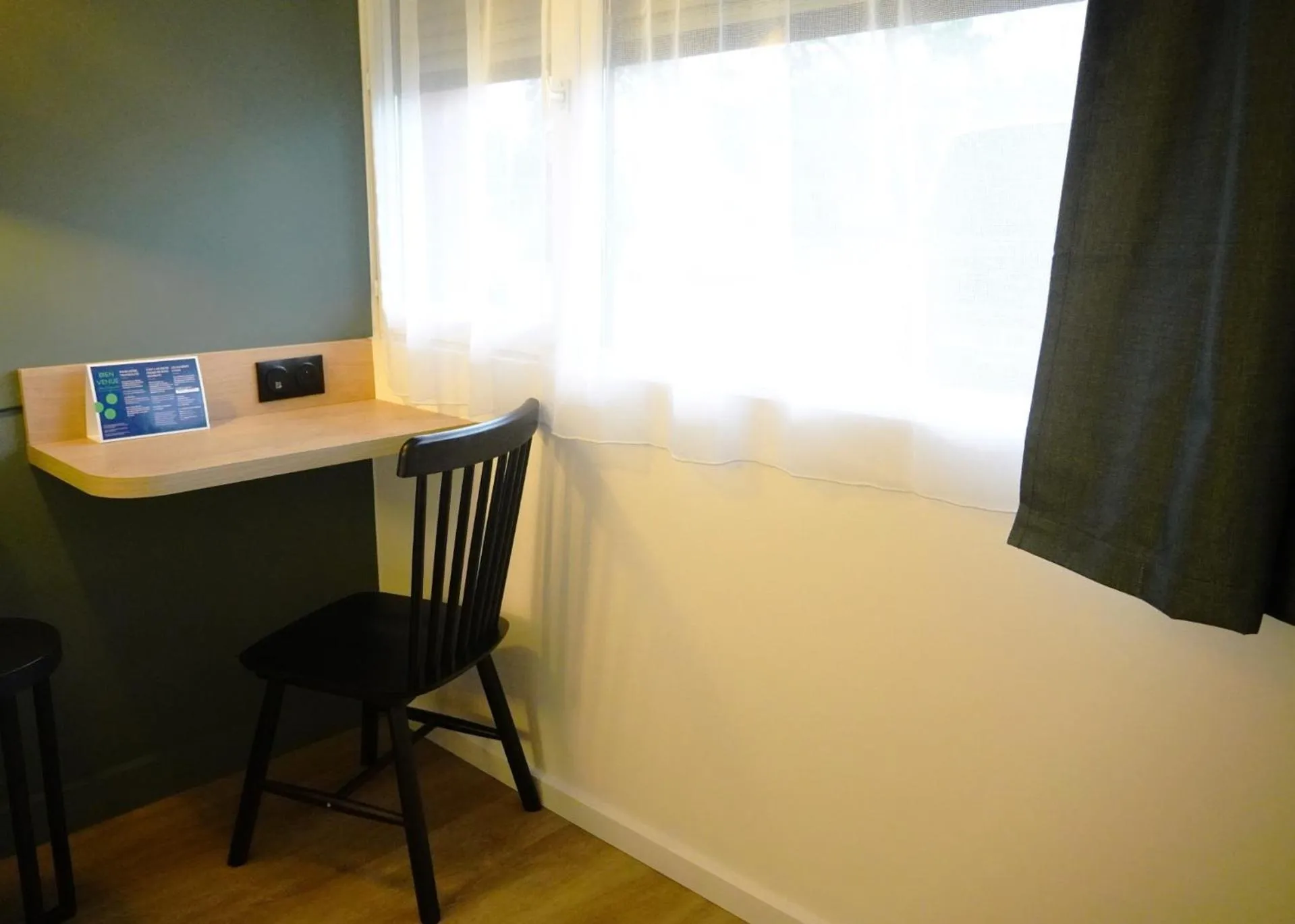 Bedroom in Campanile Mulhouse - Illzach Ile Napoléon