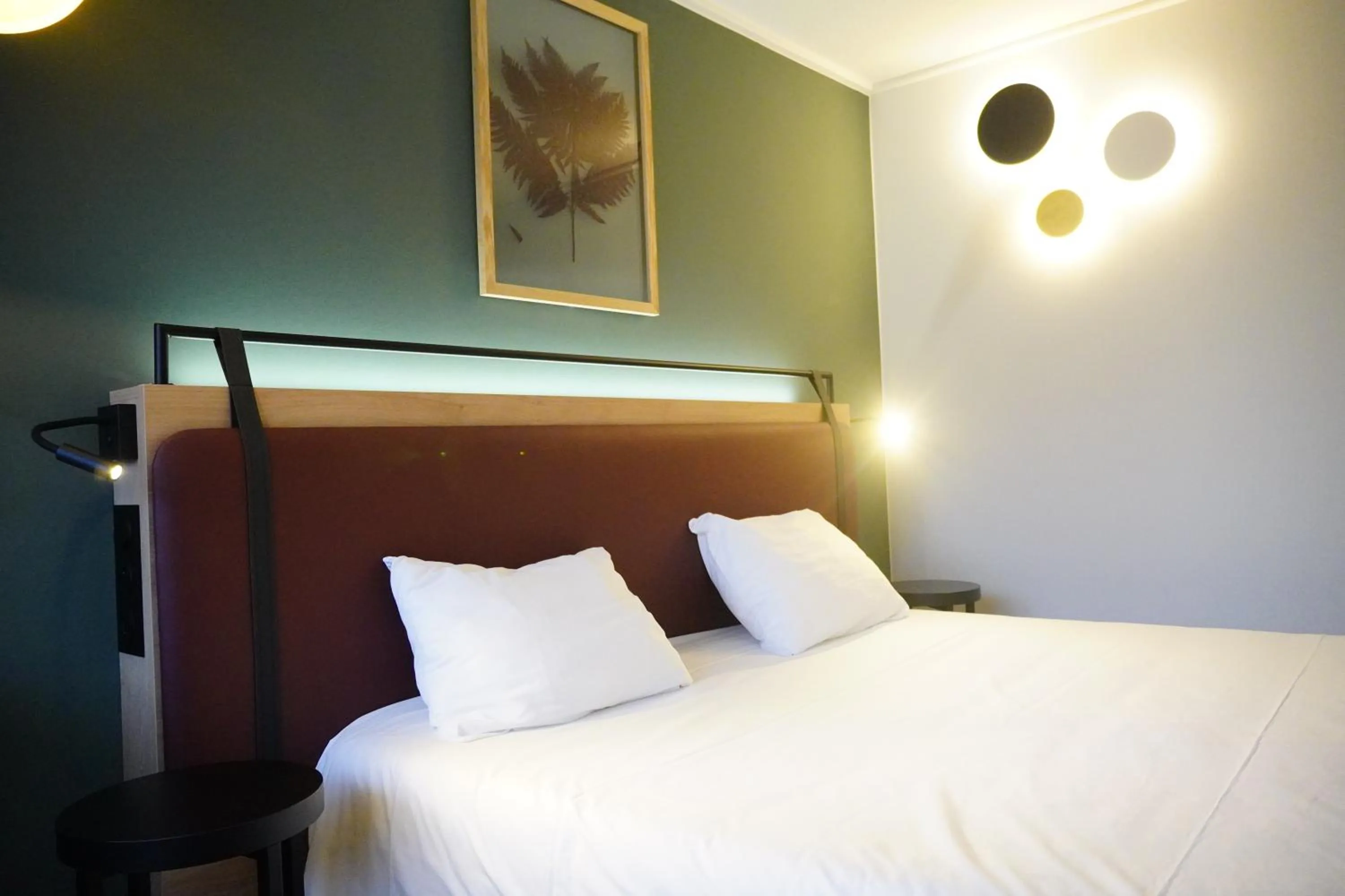 Bedroom, Bed in Campanile Mulhouse - Illzach Ile Napoléon