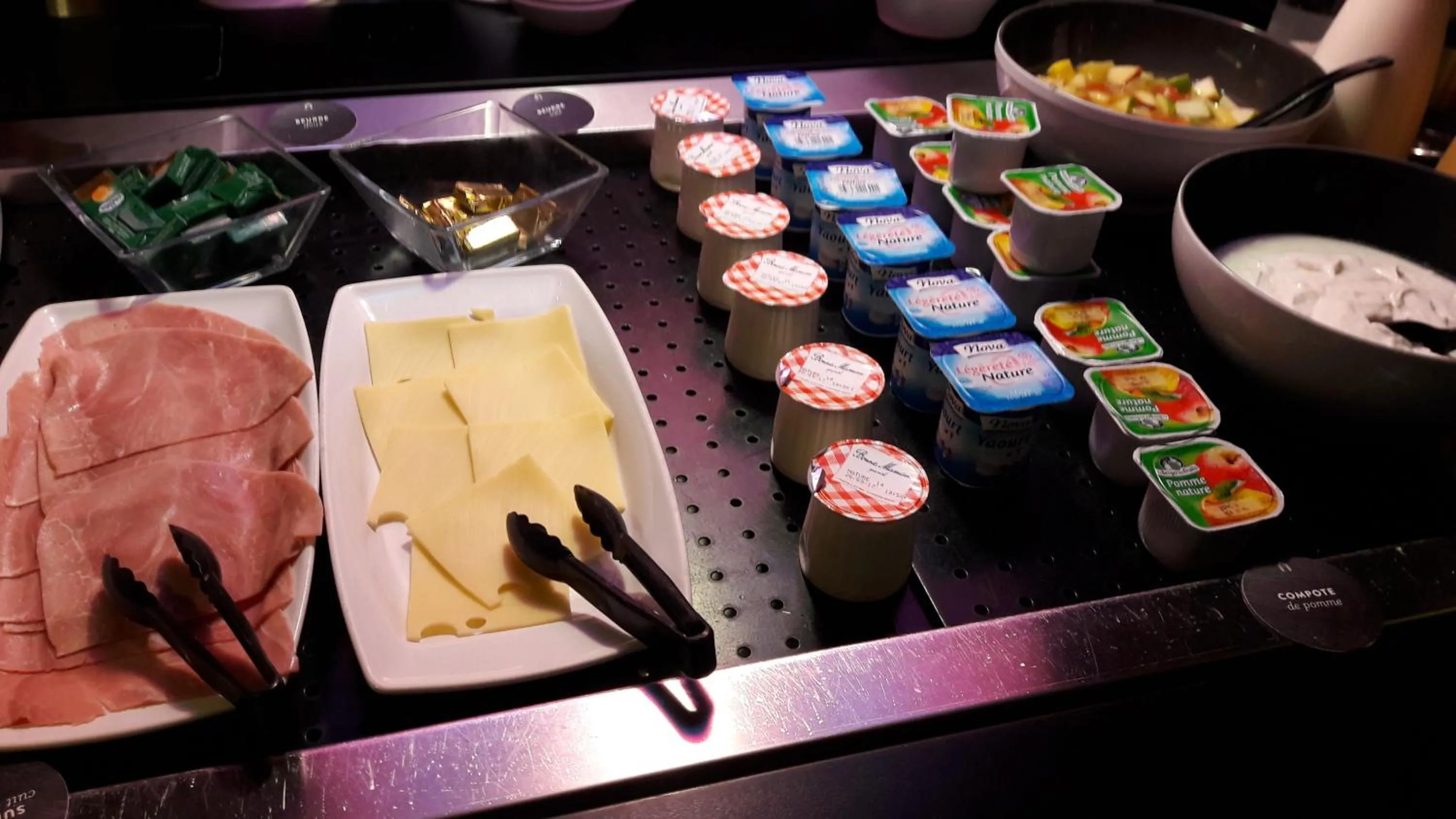 Buffet breakfast in Campanile Nevers Nord - Varennes-Vauzelles