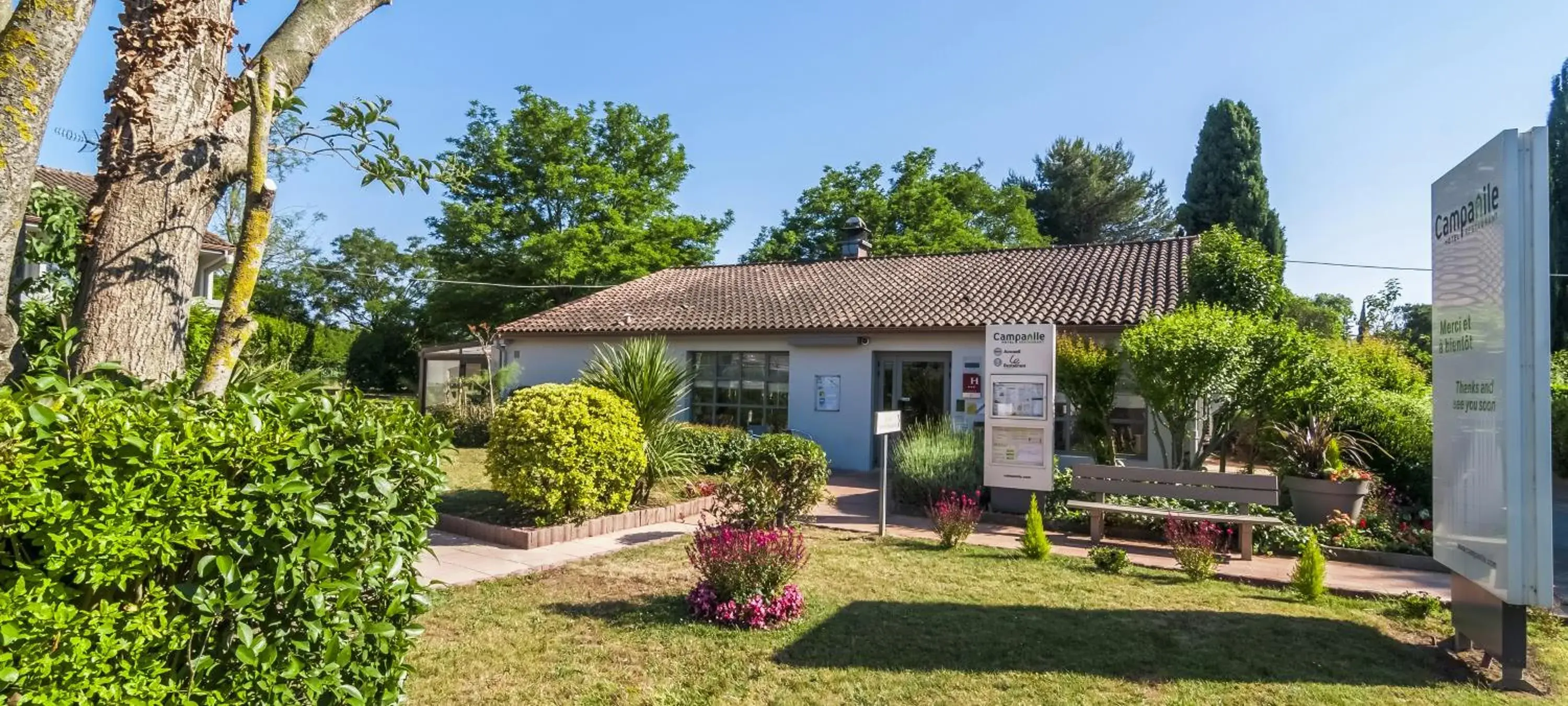 Property building in Campanile Nîmes Sud - Caissargues Property building in Campanile Nîmes Sud - Caissargues