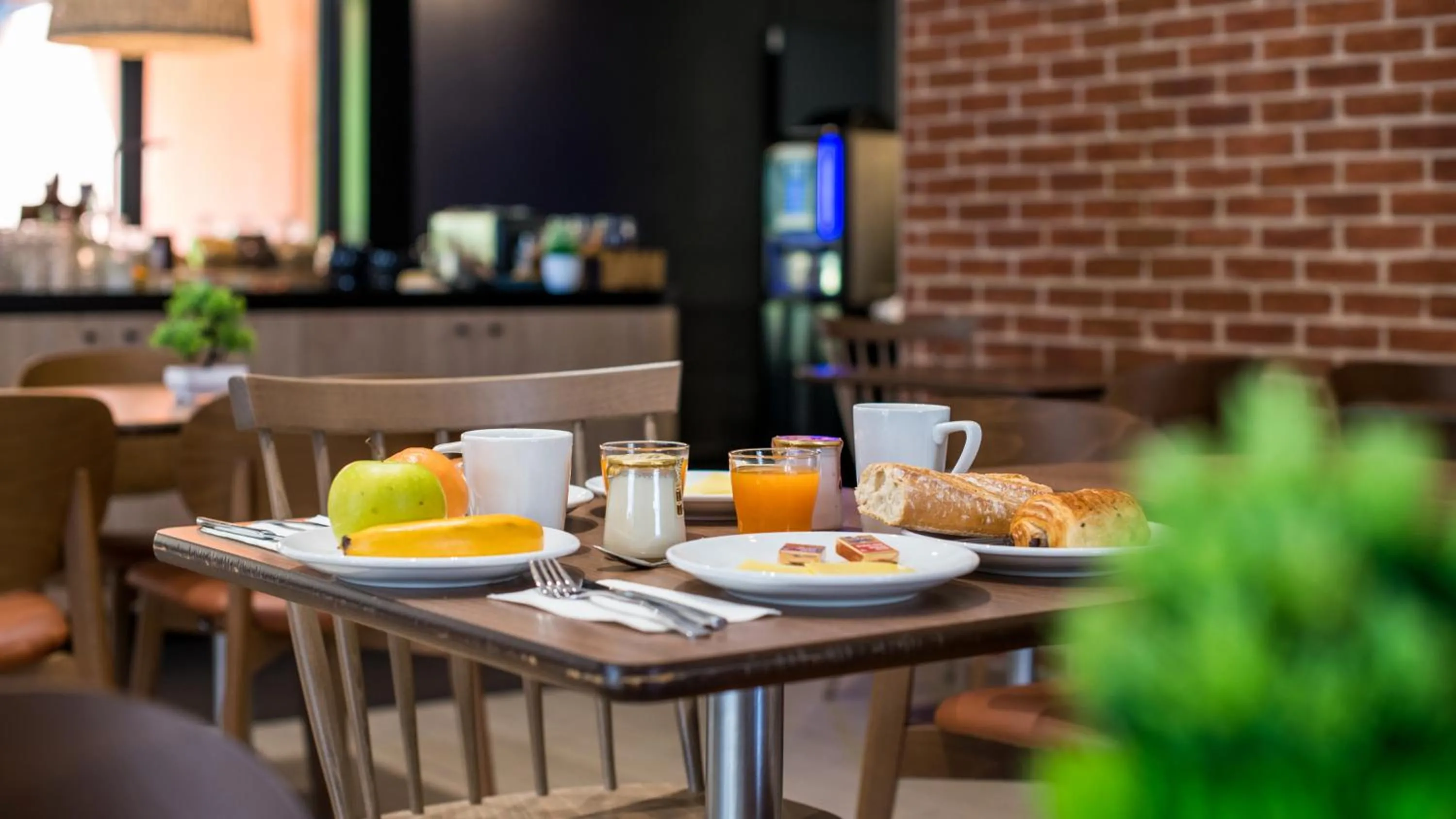 Continental breakfast in Campanile NATURE - Niort Est La Crèche