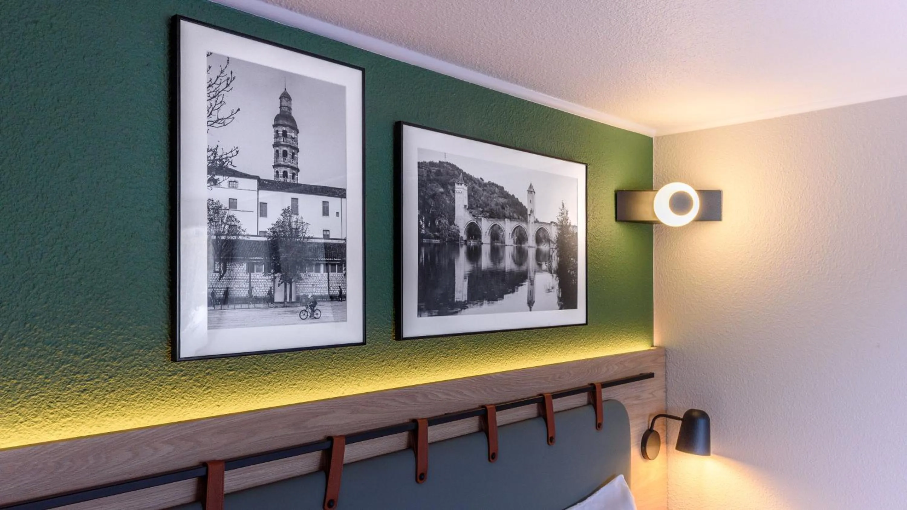 Decorative detail in Kyriad Niort - La Crèche