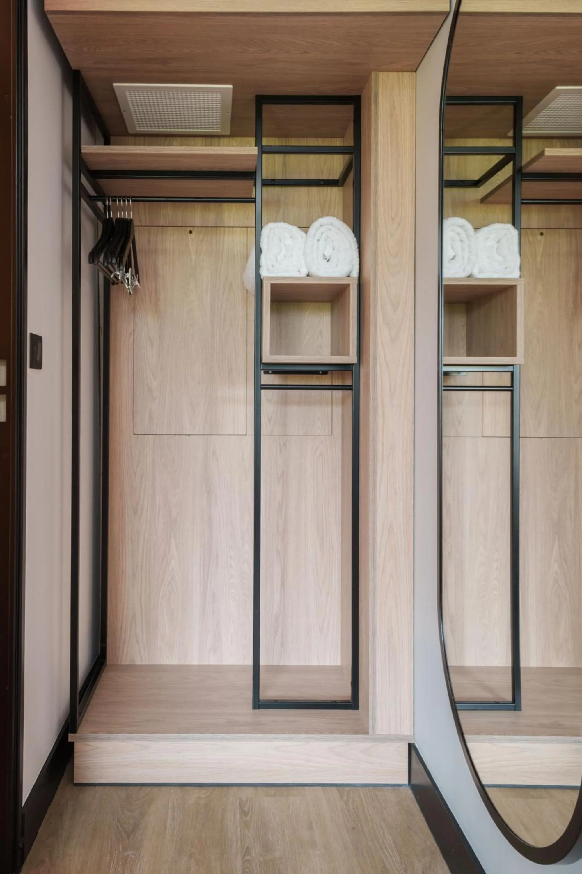 wardrobe in Campanile PRIME - Paris 15 Tour Eiffel