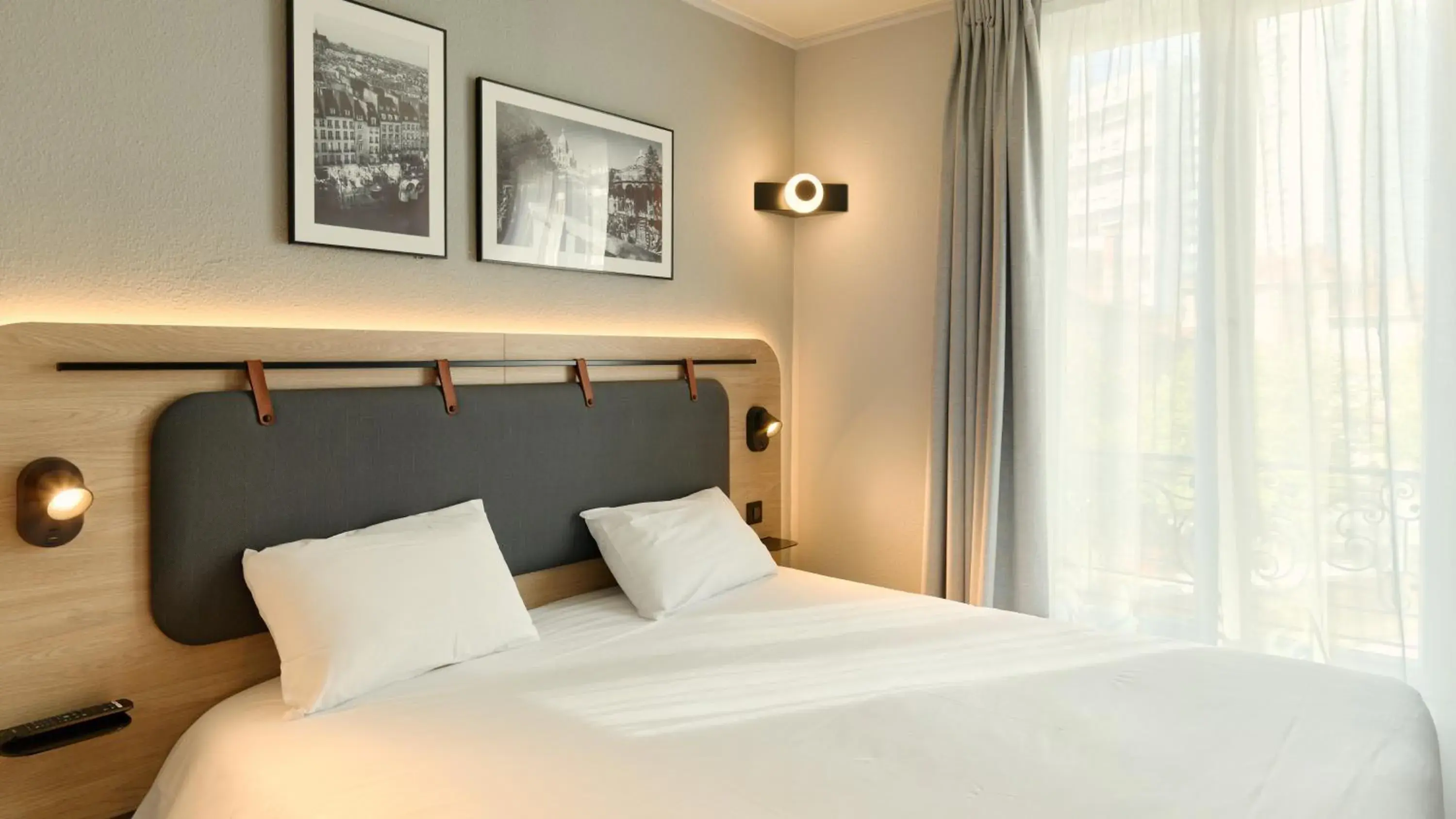 Bed in Campanile PRIME - Paris 15 Tour Eiffel Bed in Campanile PRIME - Paris 15 Tour Eiffel