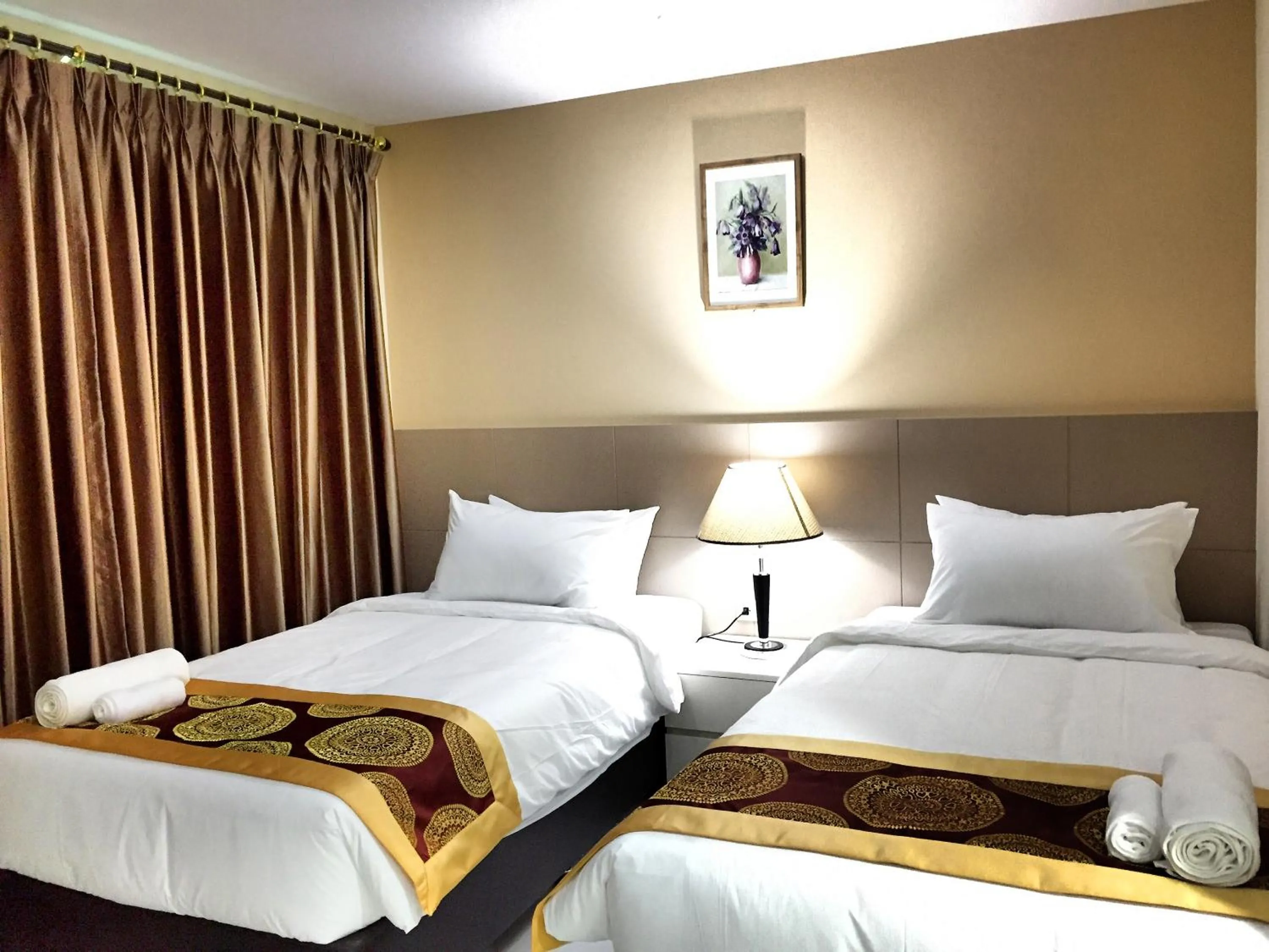 Bedroom, Bed in Top High Airport Link Hotel, Bangkok