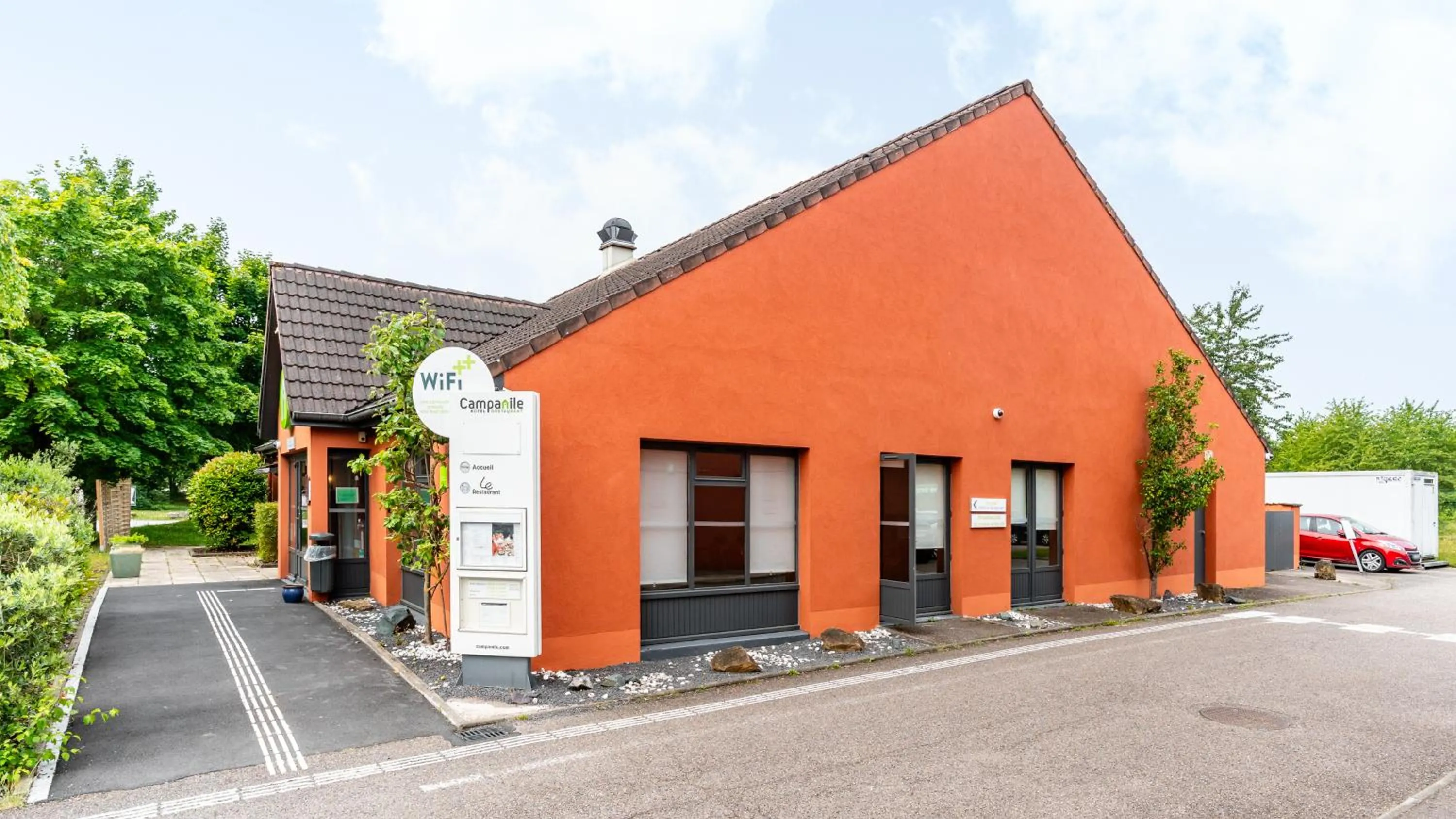 Facade/entrance in Campanile NATURE - Thionville Yutz