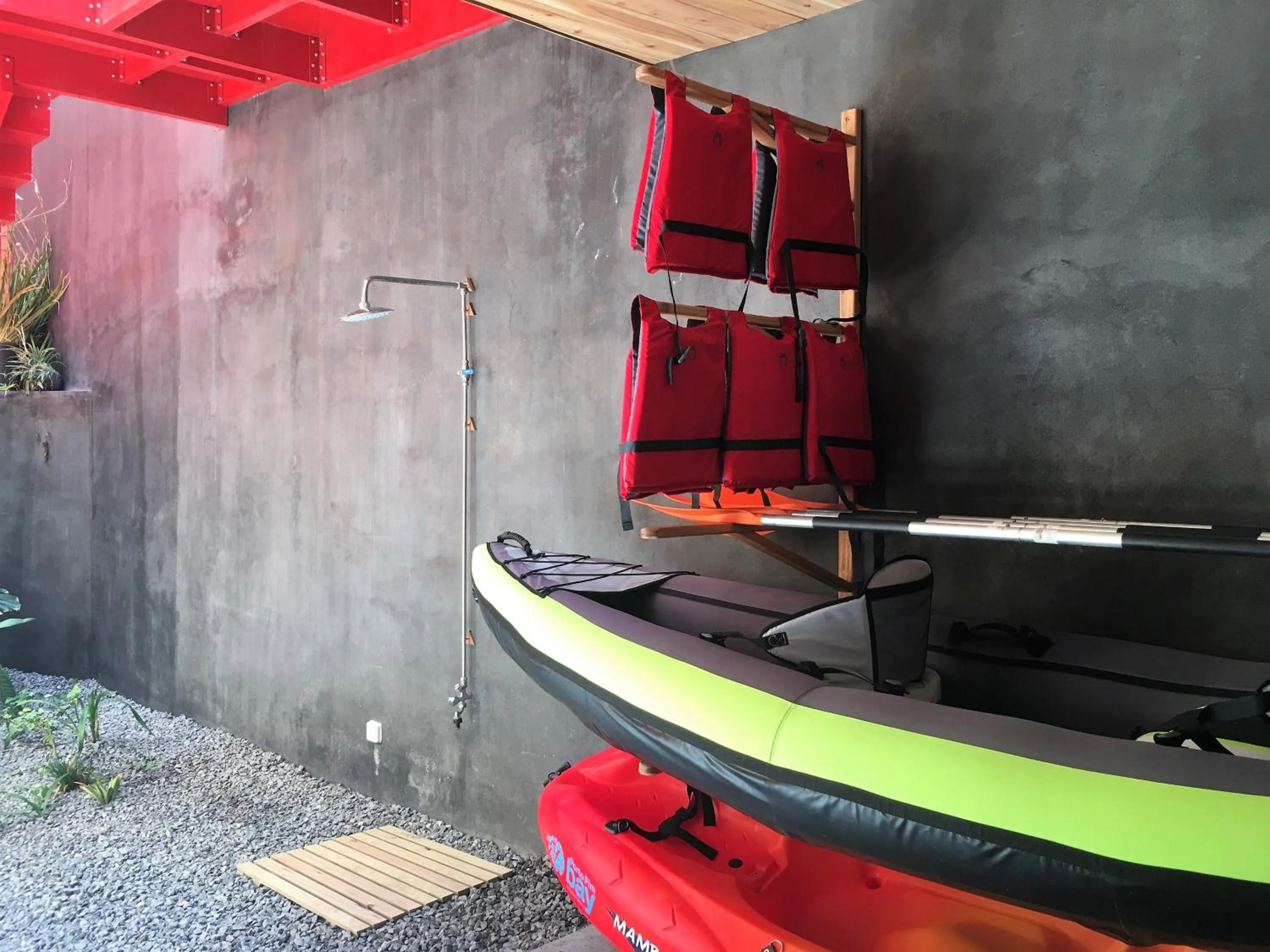 Canoeing in Porto Pim Bay