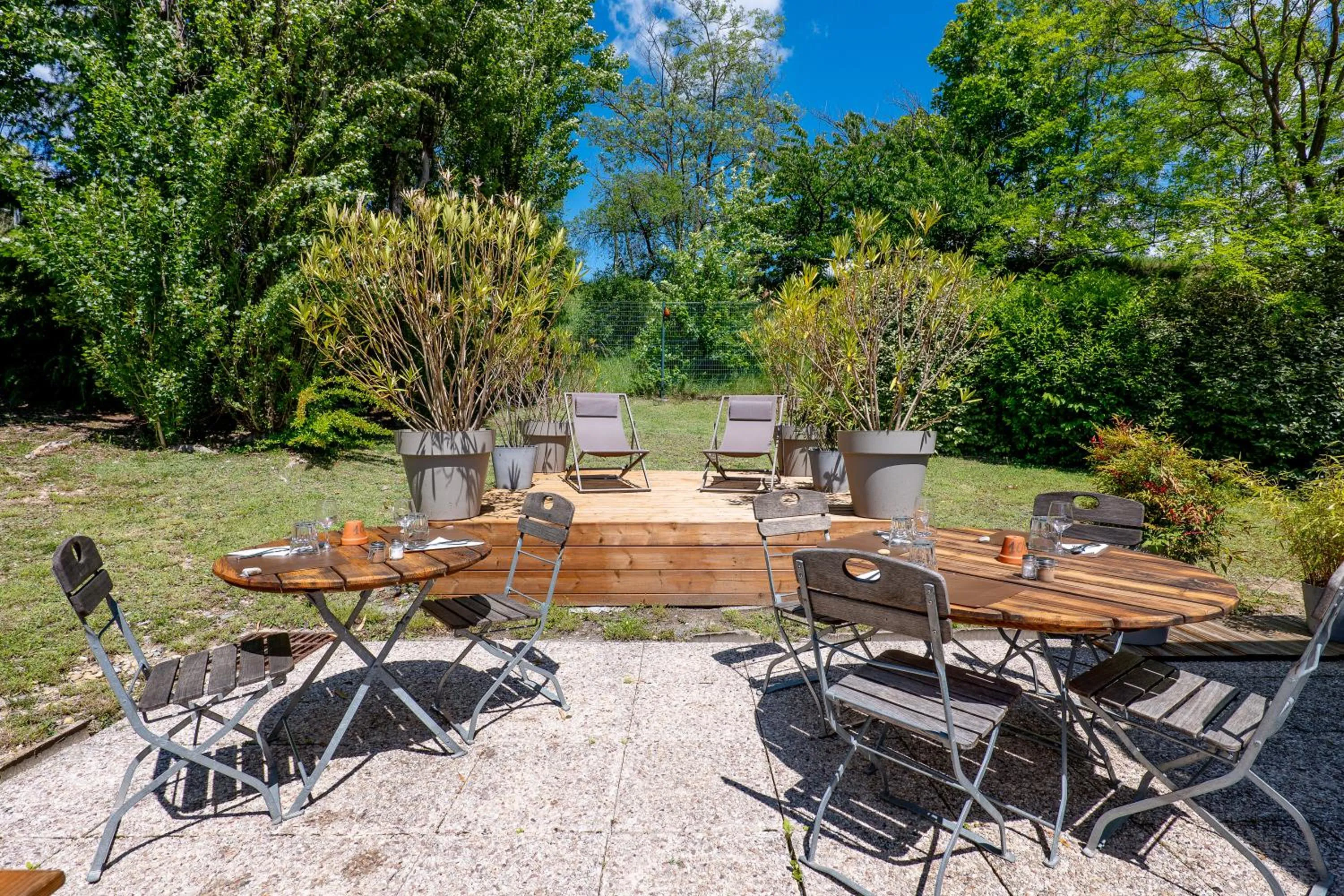 Patio in Kyriad Digne-Les-Bains