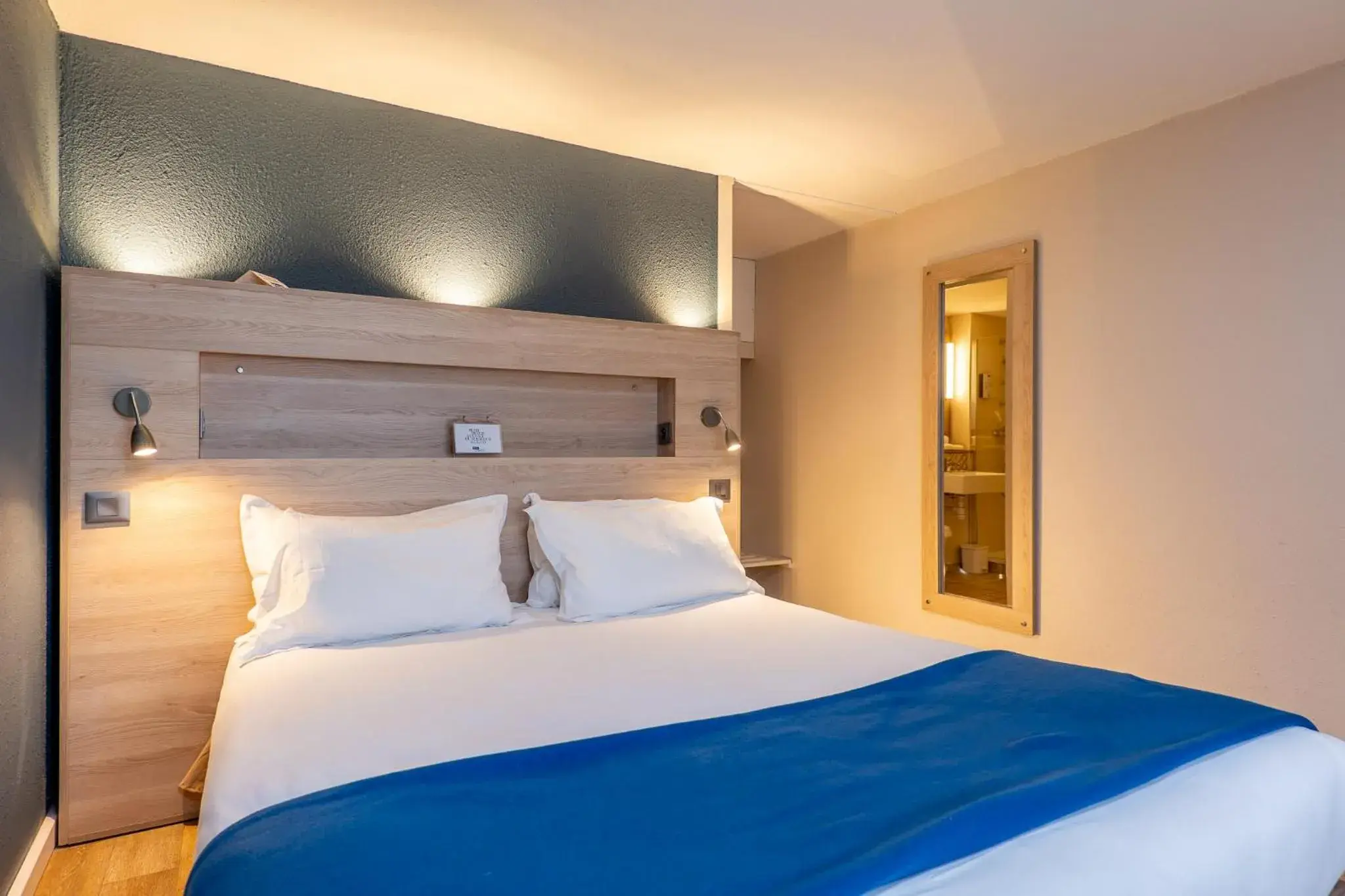 Double Room in Kyriad Digne-Les-Bains Double Room in Kyriad Digne-Les-Bains
