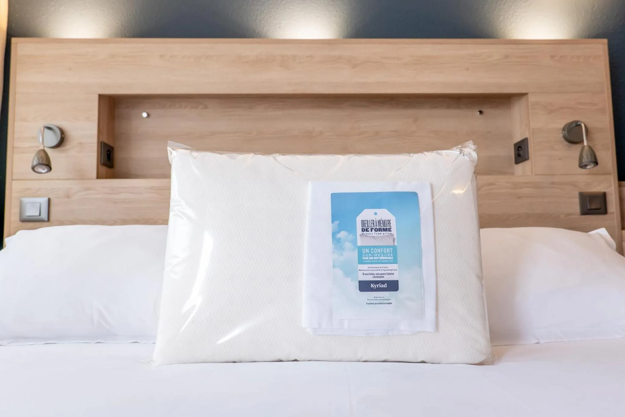 Bed in Kyriad Digne-Les-Bains