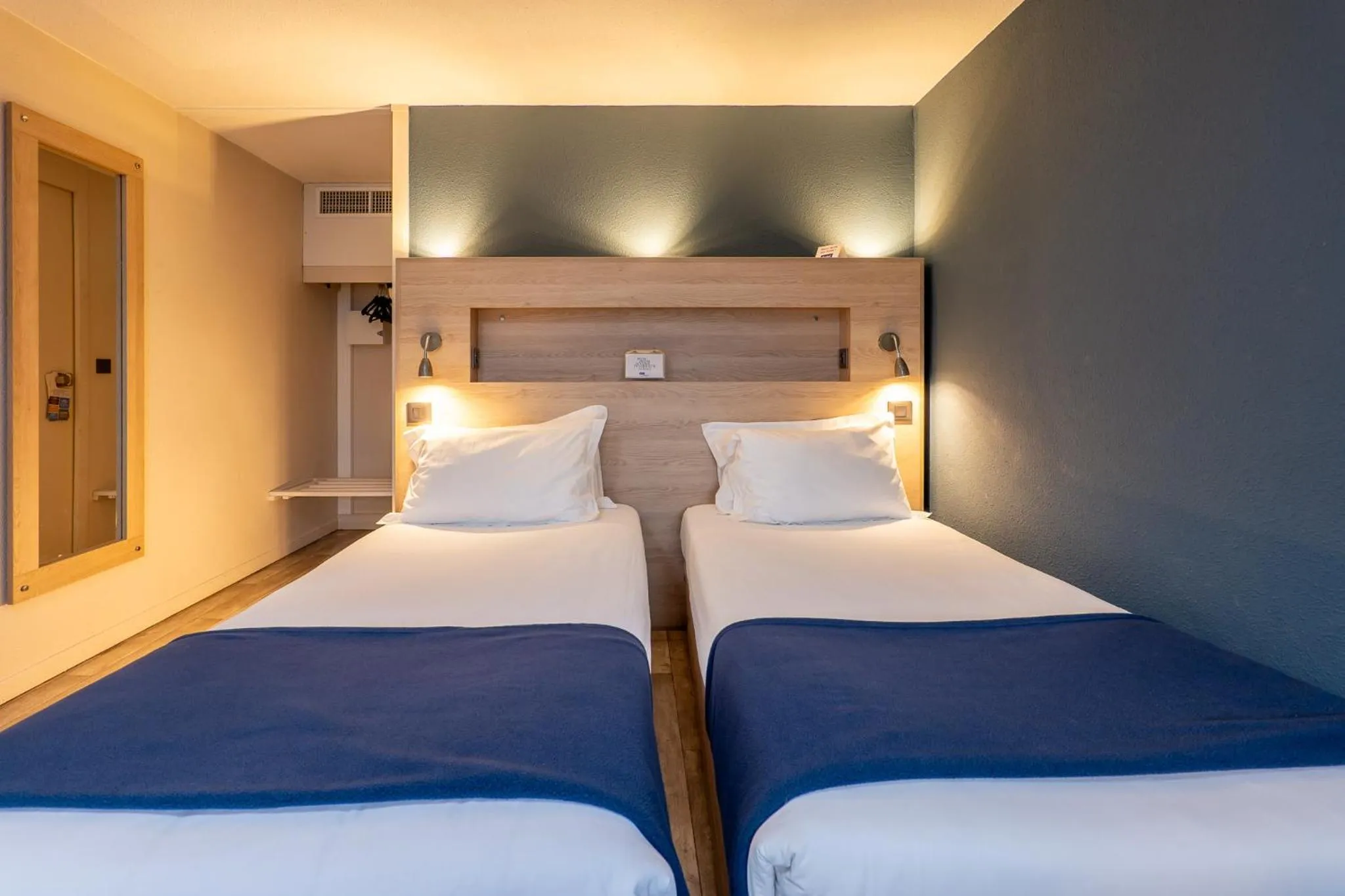 Bed in Kyriad Digne-Les-Bains