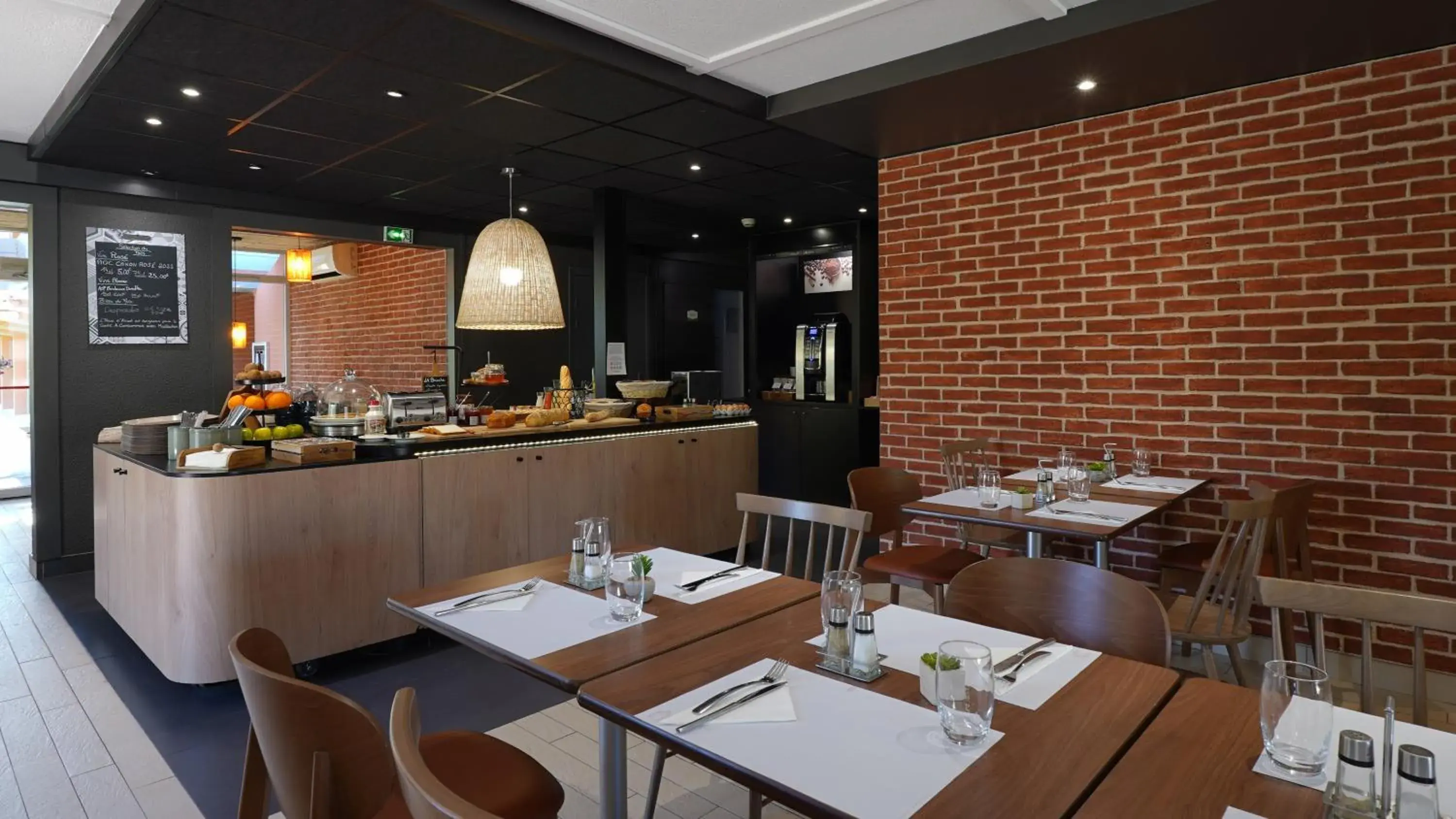 Restaurant/places to eat in Campanile NATURE - Aix En Provence Meyreuil Restaurant/places to eat in Campanile NATURE - Aix En Provence Meyreuil