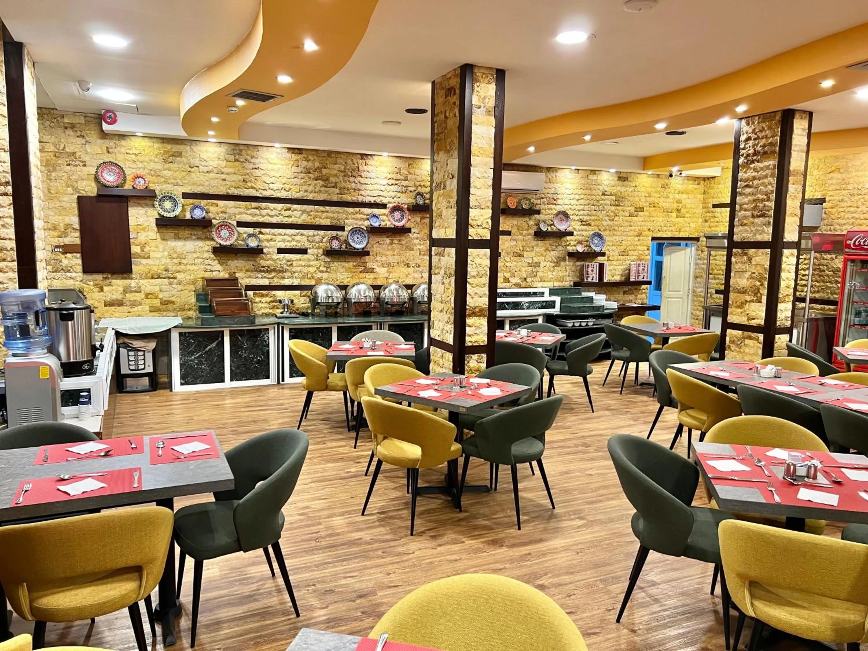 Restaurant/places to eat in Petra Sella Hotel