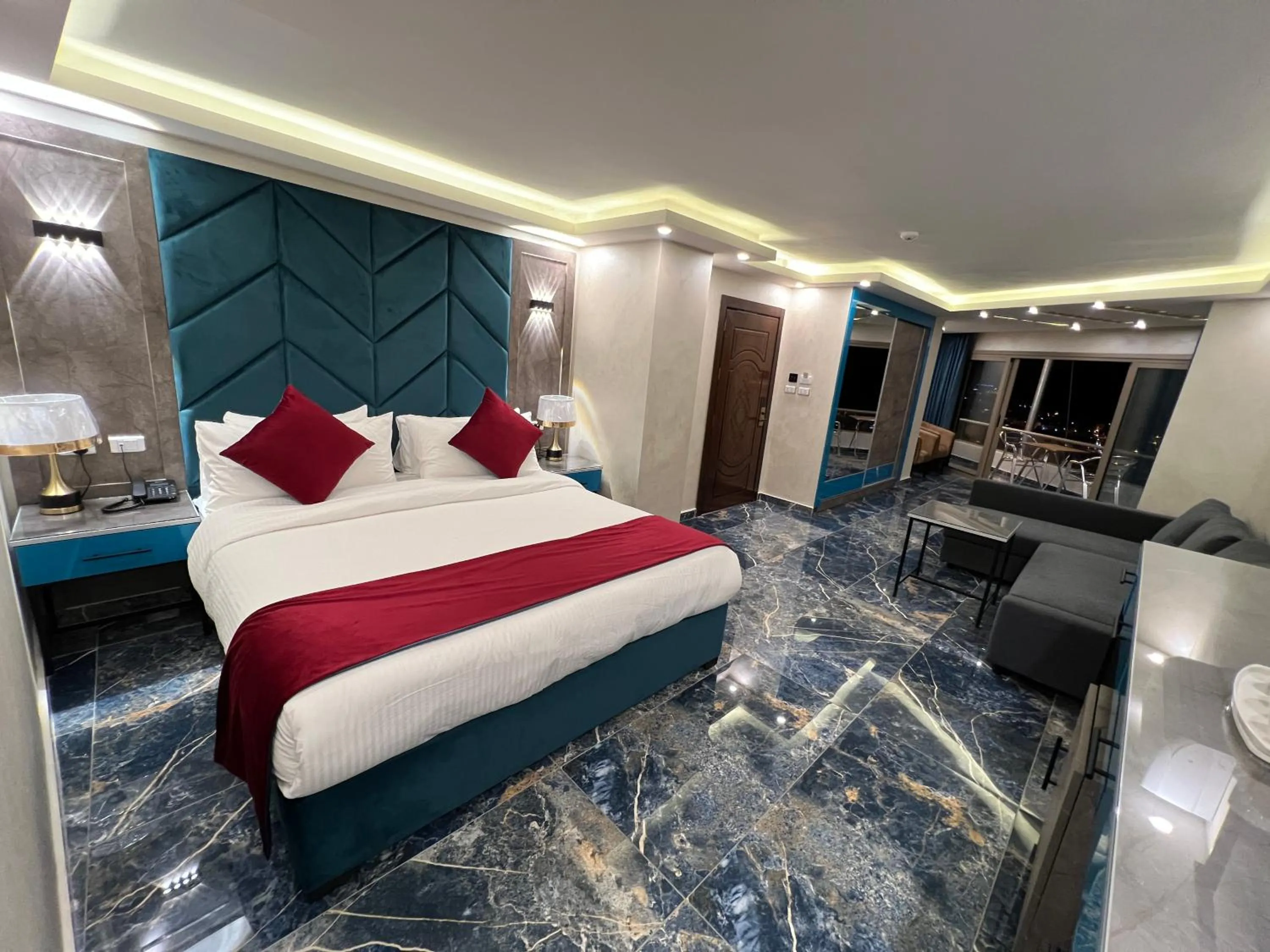 Bathroom, Bed in Petra Sella Hotel