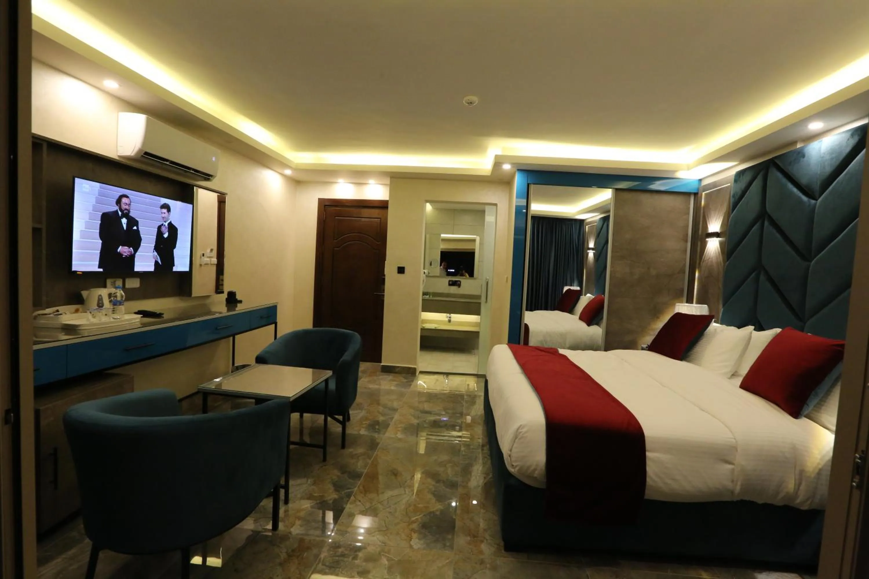 TV and multimedia, Bed in Petra Sella Hotel