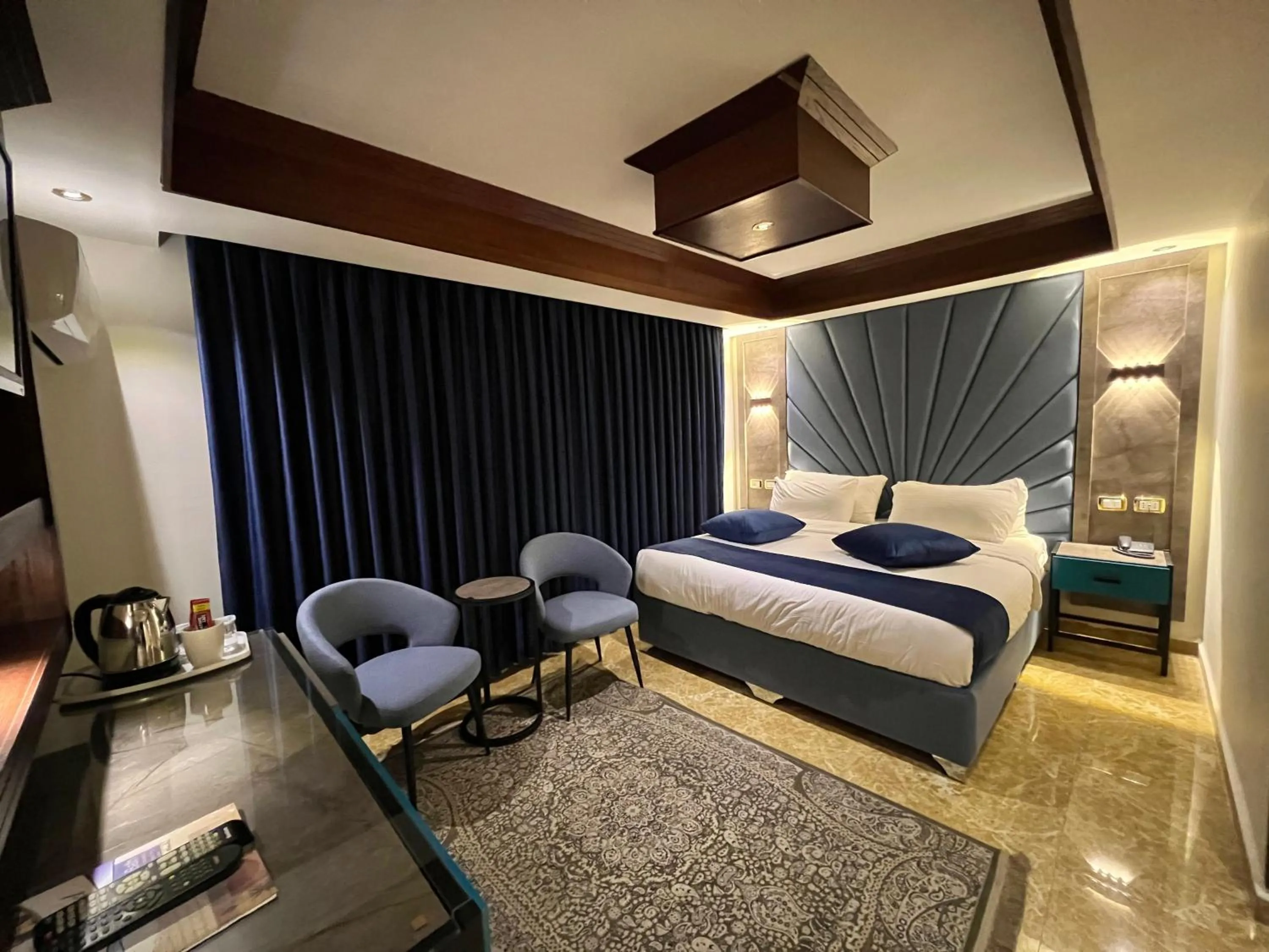 TV and multimedia, Bed in Petra Sella Hotel