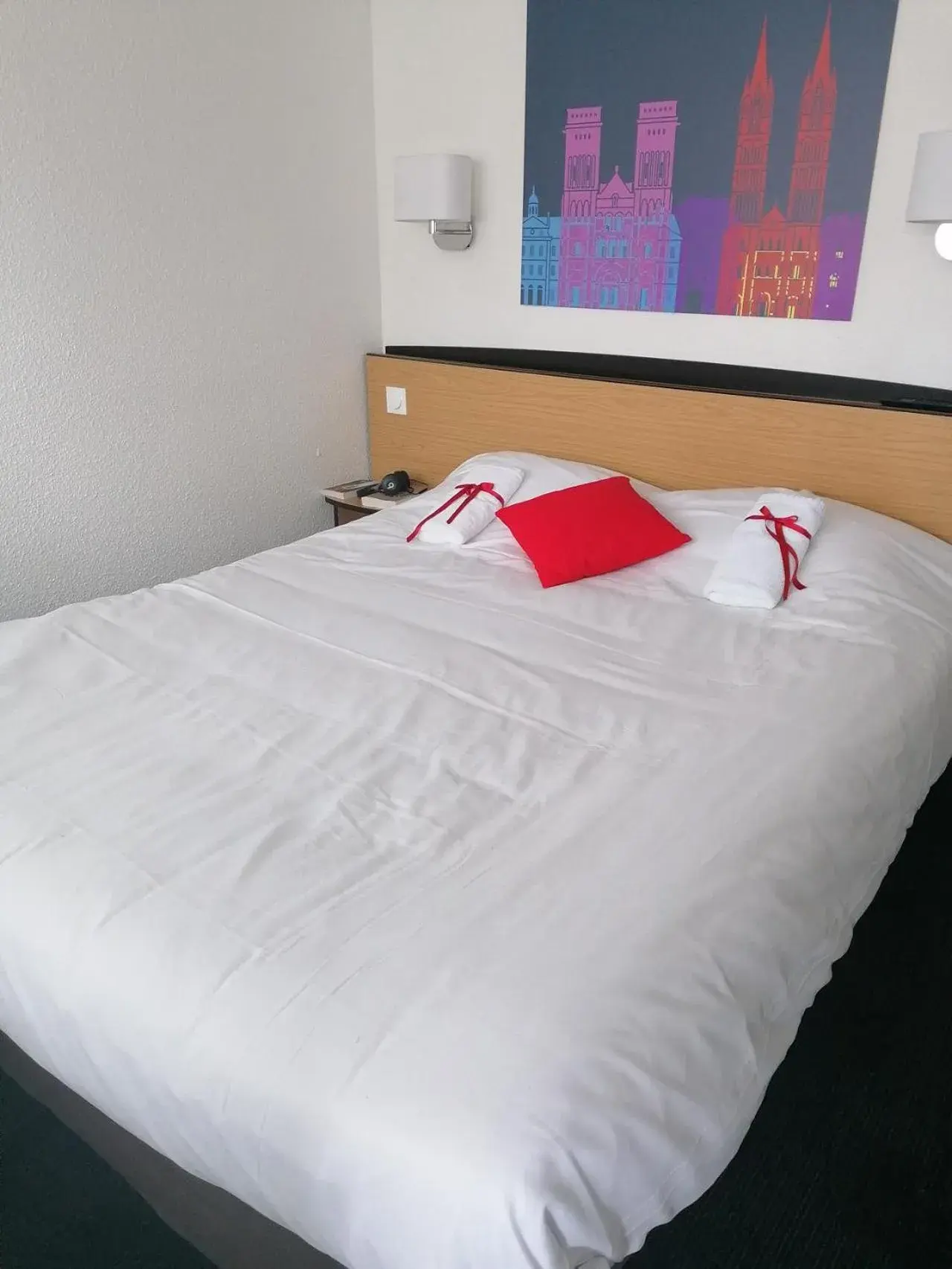 Bedroom, Bed in Kyriad Blois Nord Bedroom, Bed in Kyriad Blois Nord