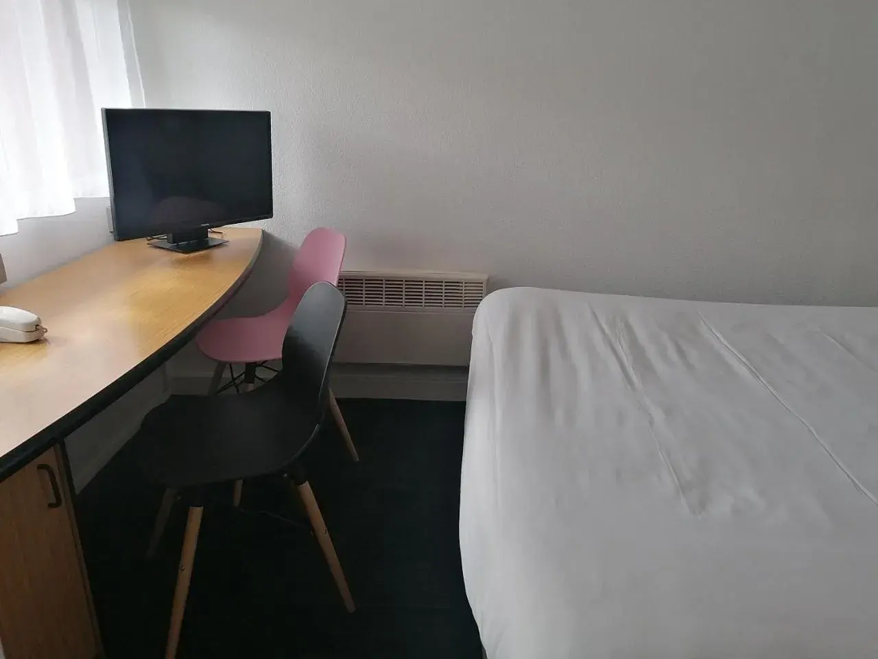 Bedroom, Bed in Kyriad Blois Nord Bedroom, Bed in Kyriad Blois Nord