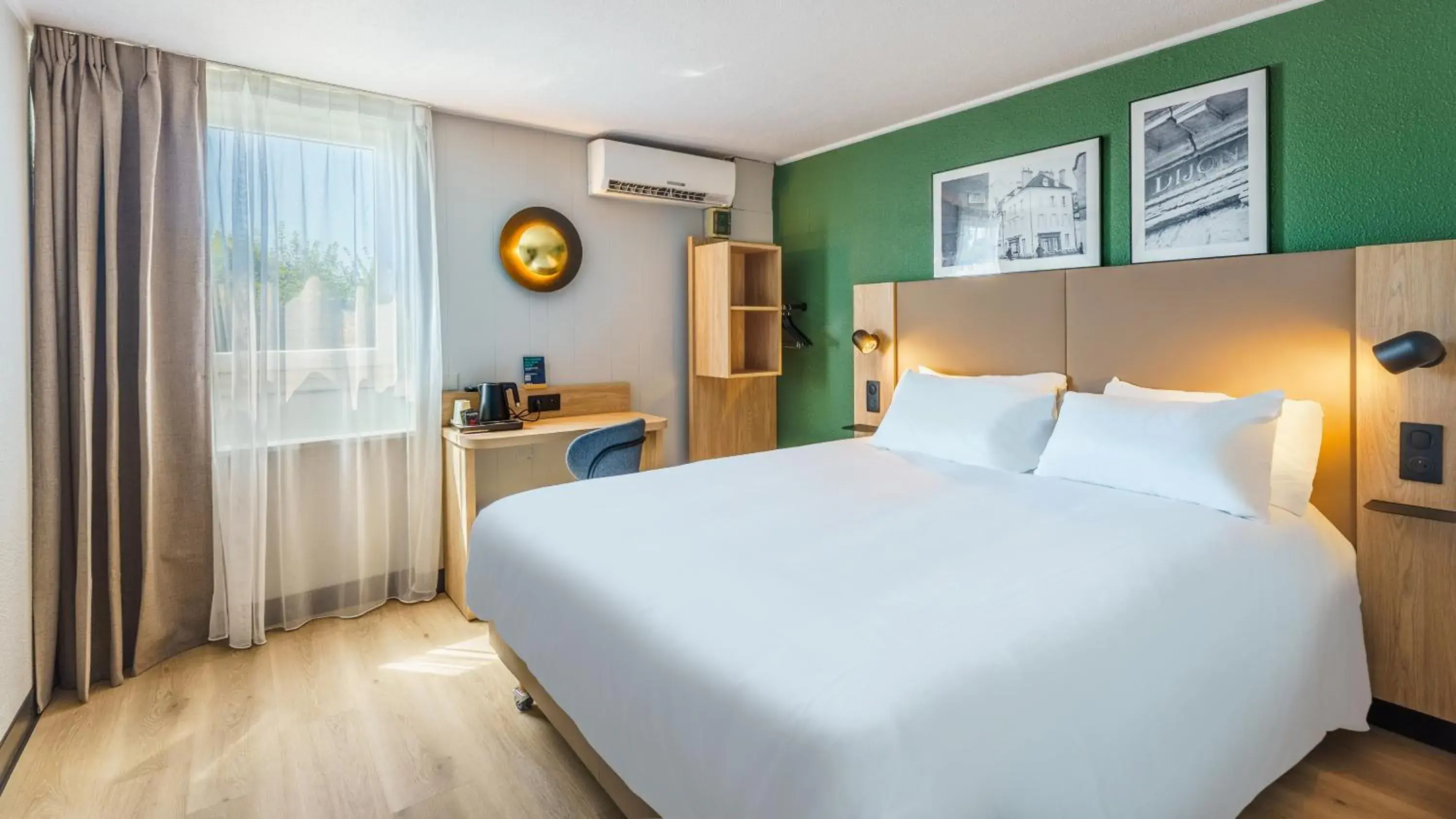 Photo of the whole room, Bed in Campanile NATURE - Dijon Est Saint-Apollinaire Photo of the whole room, Bed in Campanile NATURE - Dijon Est Saint-Apollinaire