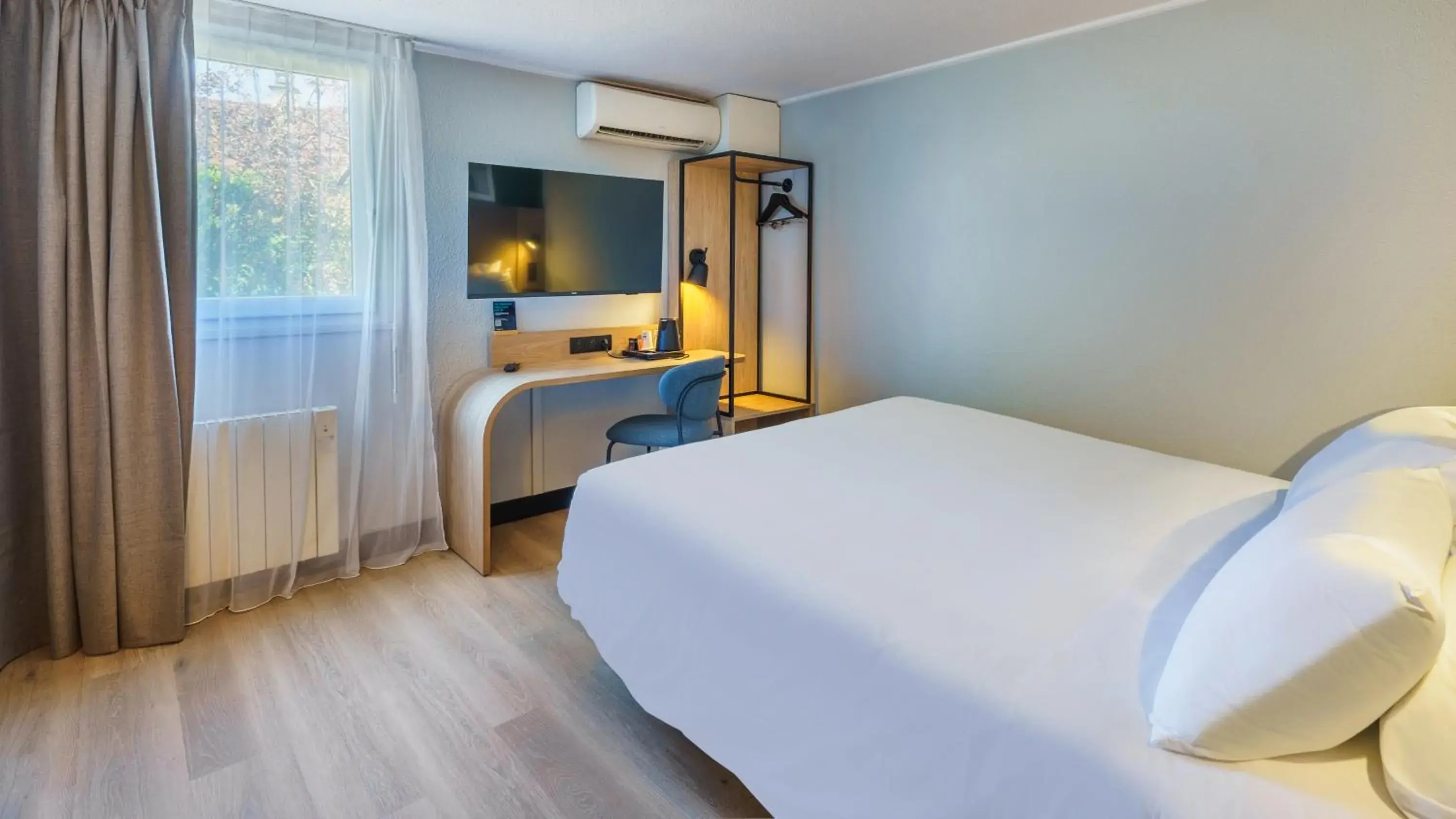 Property building, Bed in Campanile NATURE - Dijon Est Saint-Apollinaire Property building, Bed in Campanile NATURE - Dijon Est Saint-Apollinaire