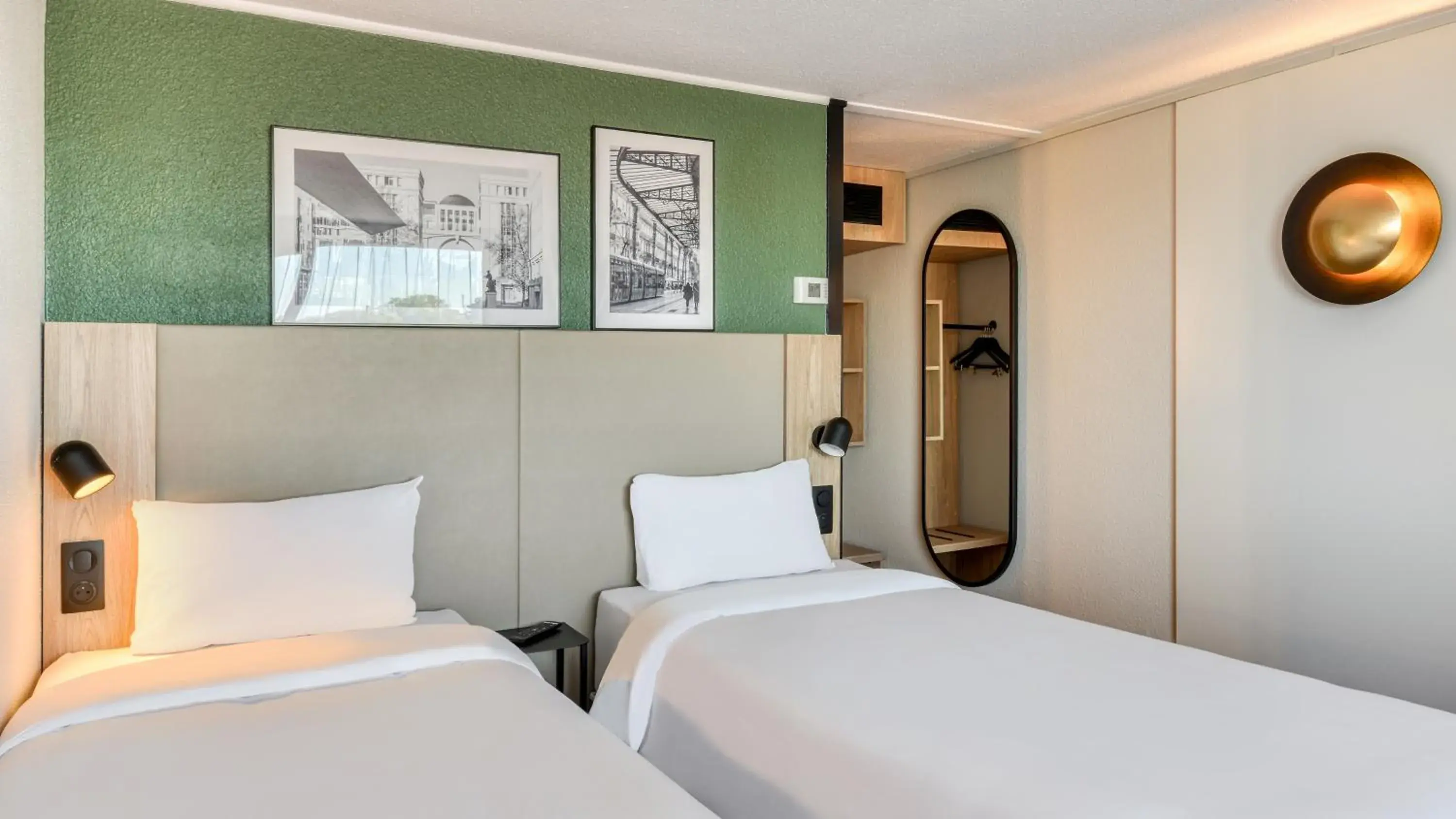 Photo of the whole room, Bed in Campanile NATURE - Dijon Est Saint-Apollinaire Photo of the whole room, Bed in Campanile NATURE - Dijon Est Saint-Apollinaire