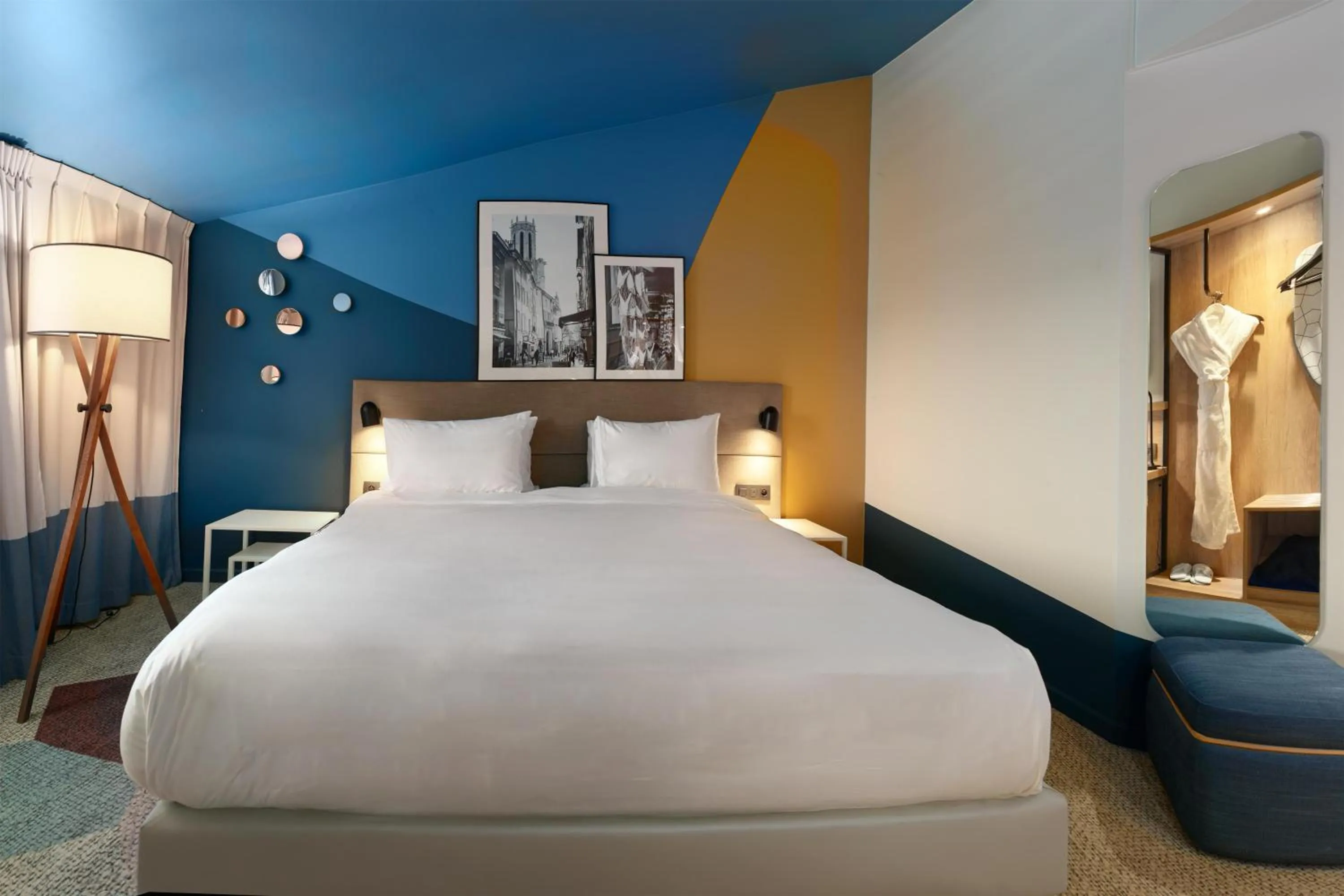 Bedroom, Bed in Radisson Hotel Aix En Provence