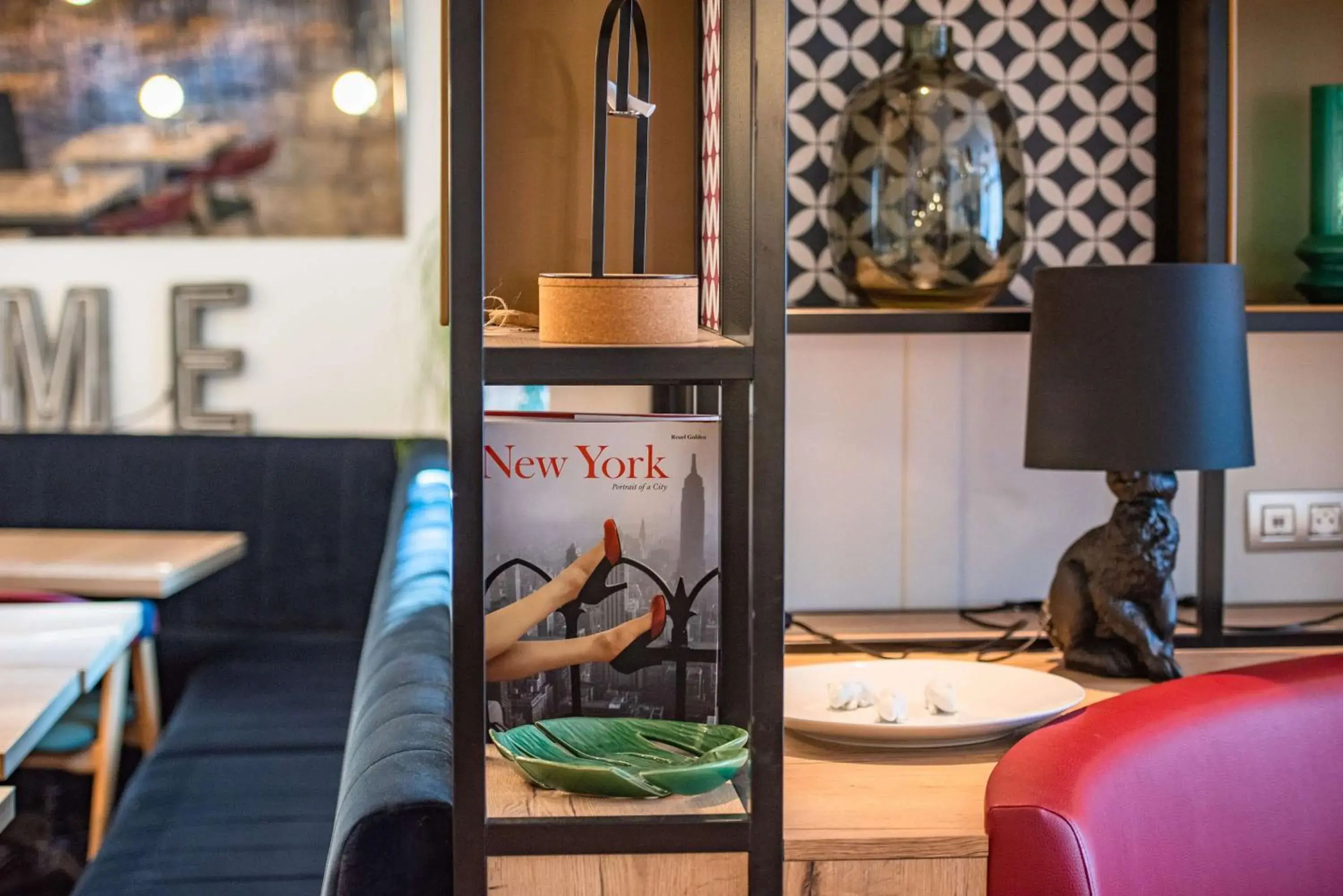 Lounge or bar in Radisson Hotel Aix En Provence Lounge or bar in Radisson Hotel Aix En Provence